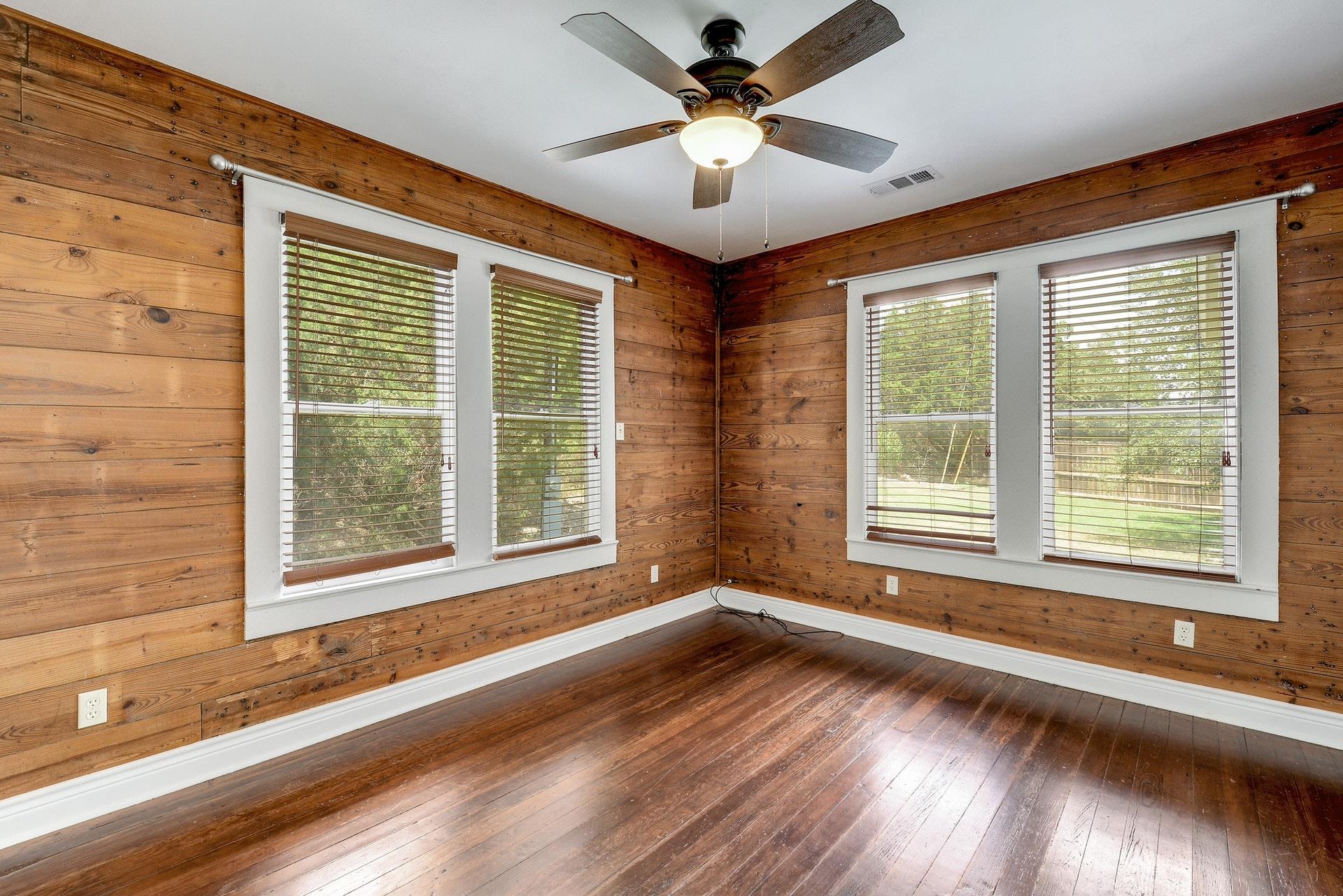 21300 Crestmont # B, Spicewood, TX 78669