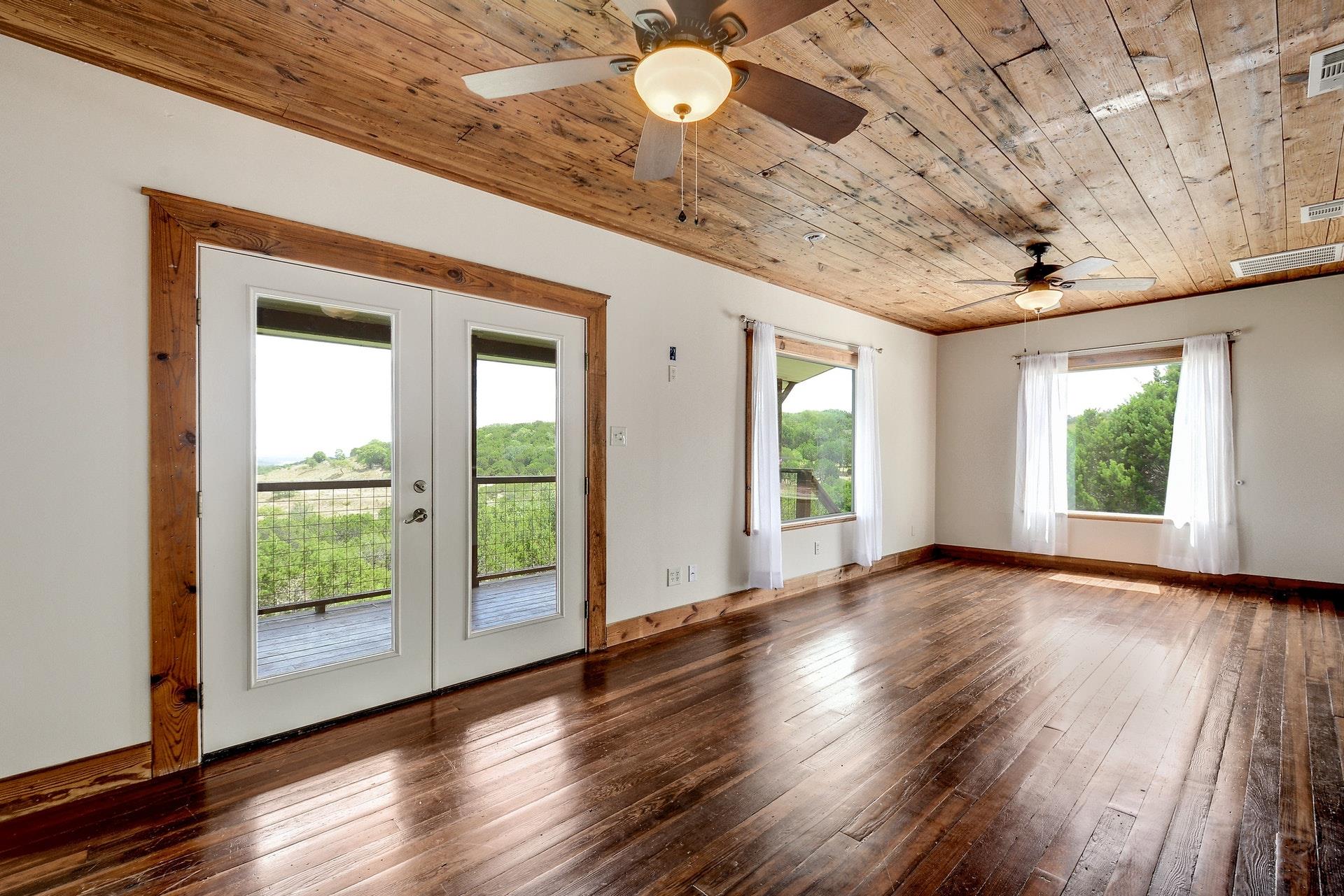 21300 Crestmont # B, Spicewood, TX 78669