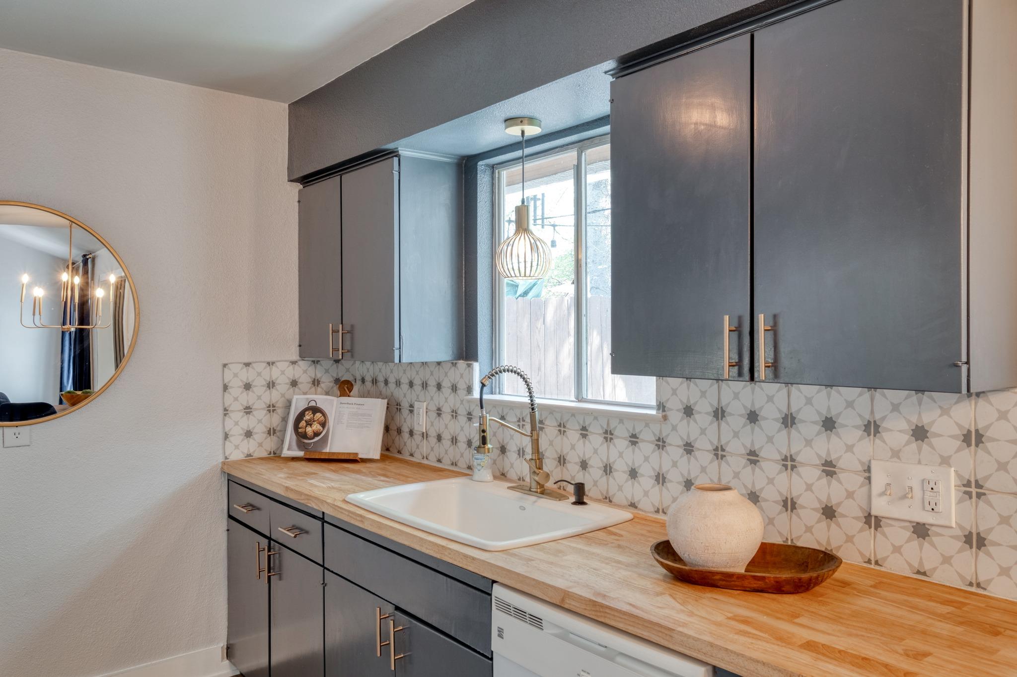 6609 Krollton Dr, Austin, TX 78745