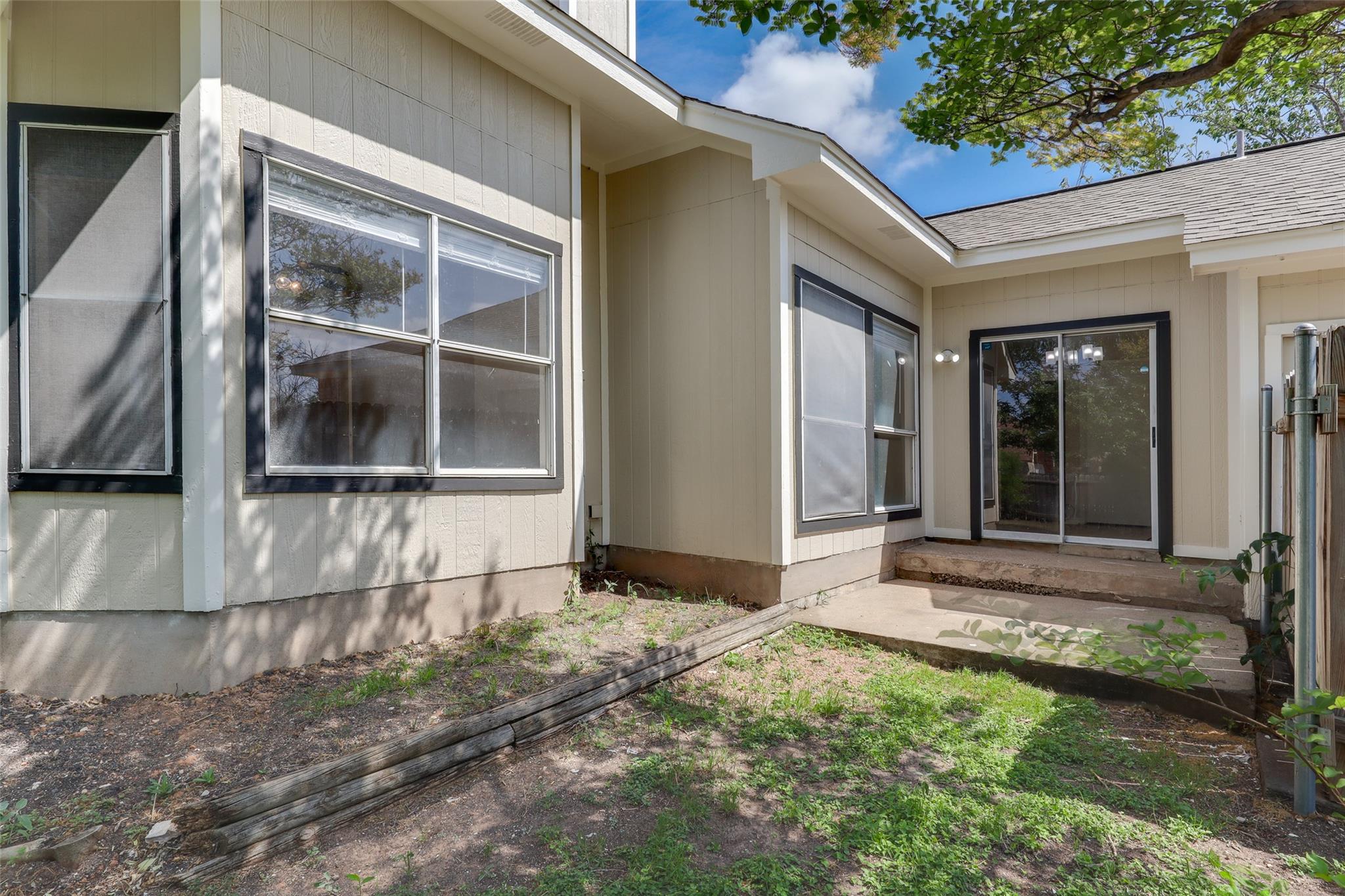 927 Picadilly Dr, Pflugerville, TX 78660