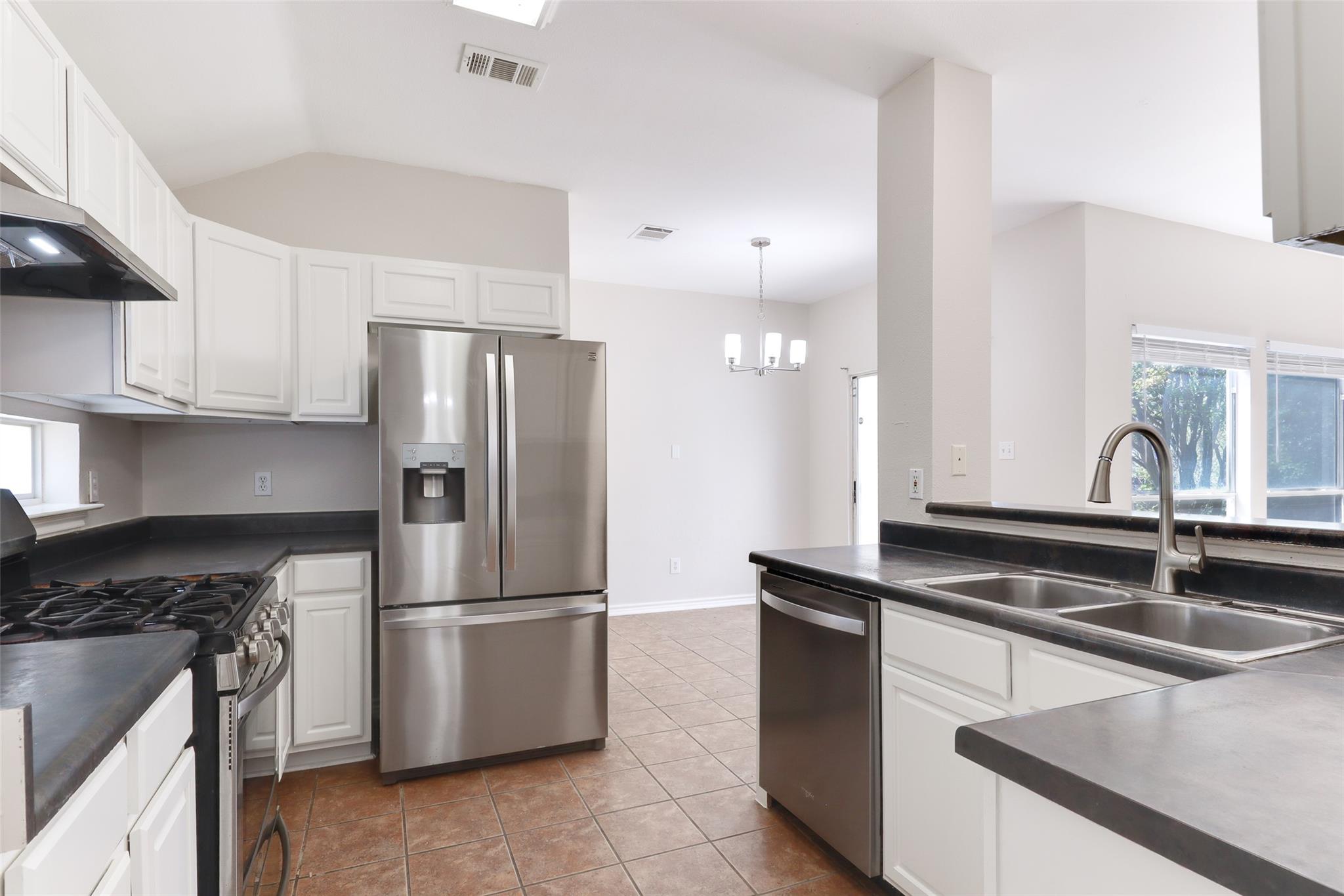 927 Picadilly Dr, Pflugerville, TX 78660