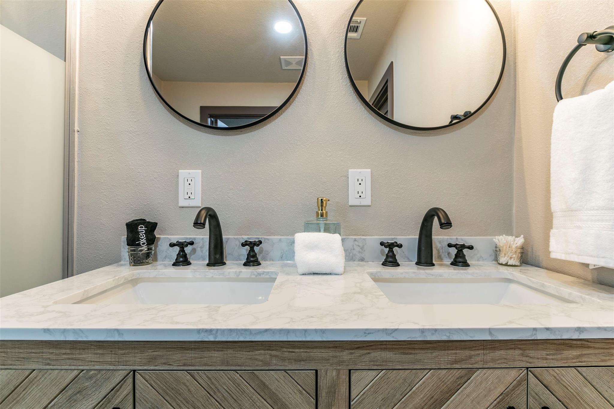 4613 Joseph Dr, Round Rock, TX 78665