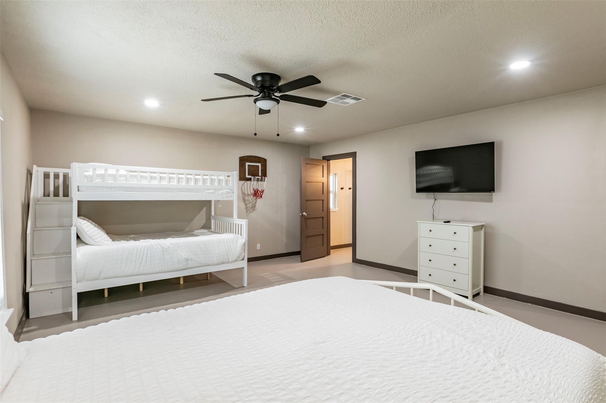 4613 Joseph Dr, Round Rock, TX 78665