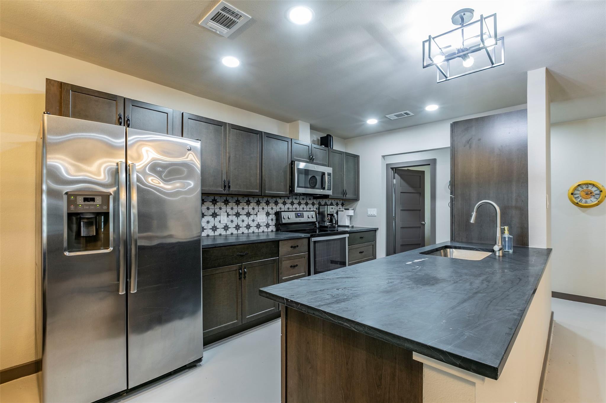 4613 Joseph Dr, Round Rock, TX 78665