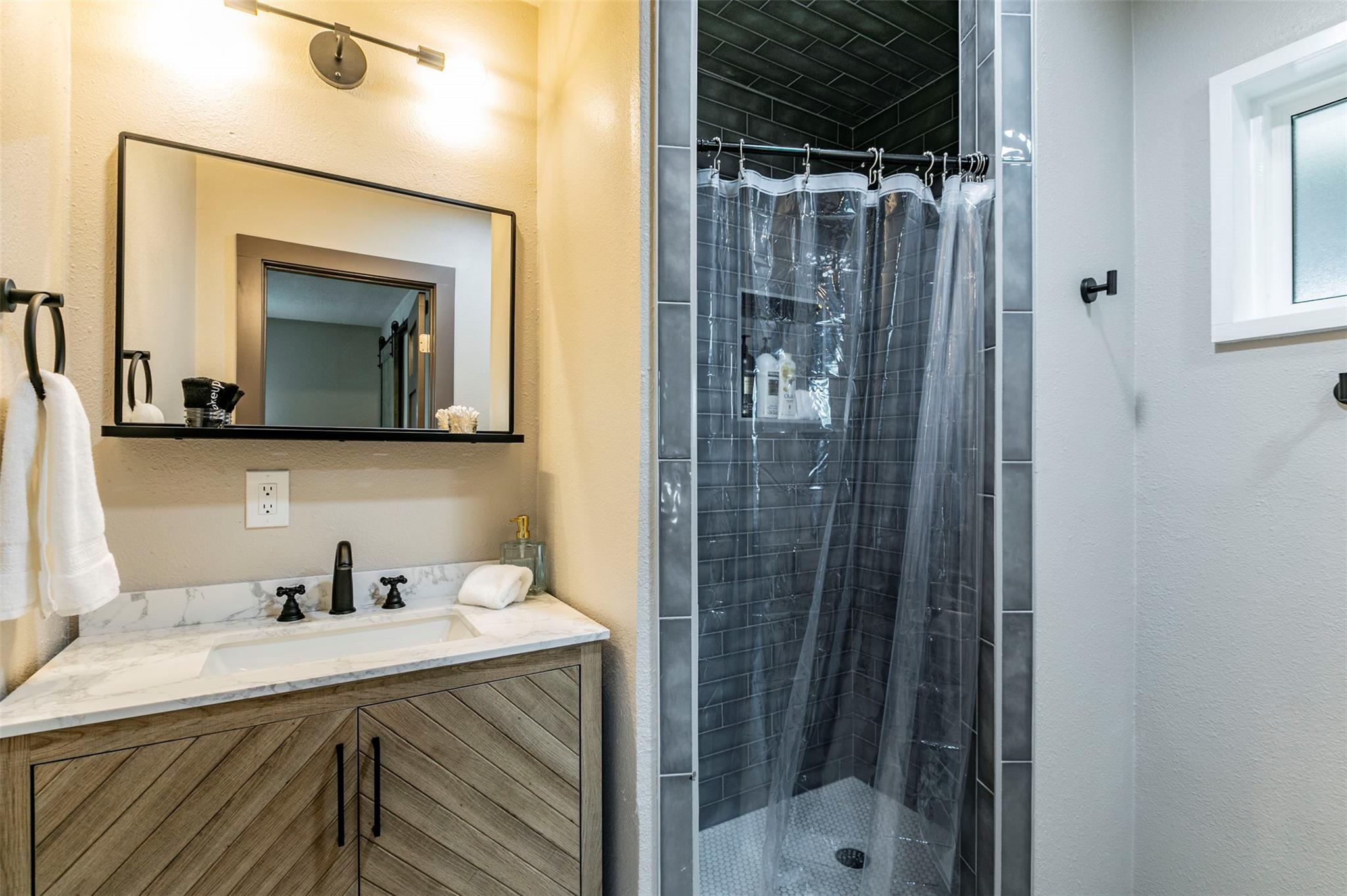 4613 Joseph Dr, Round Rock, TX 78665