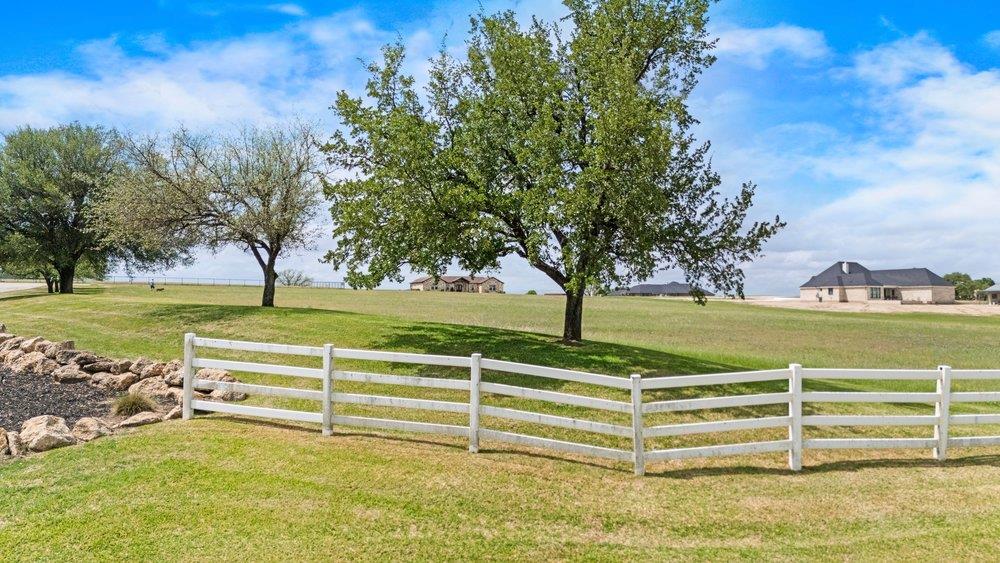 377 Heritage Loop, Hutto, TX 78634