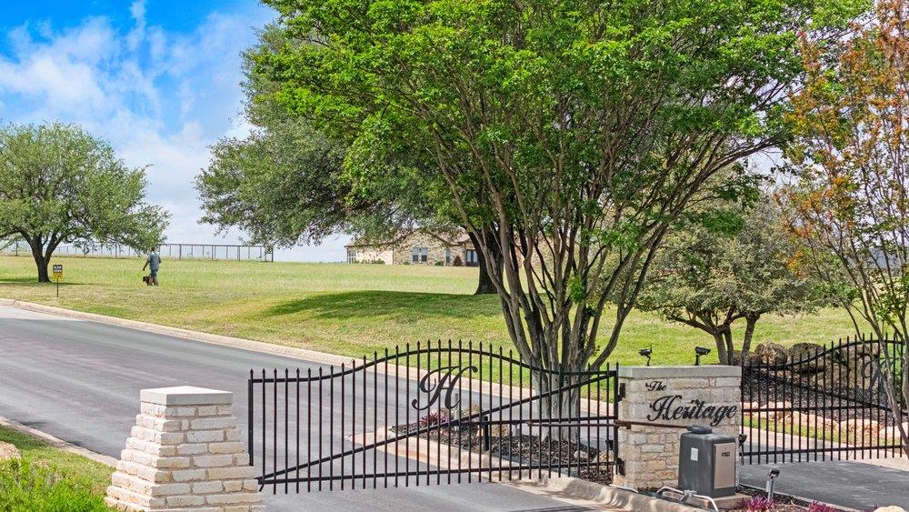 377 Heritage Loop, Hutto, TX 78634