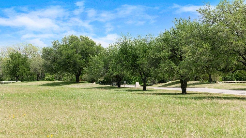 377 Heritage Loop, Hutto, TX 78634