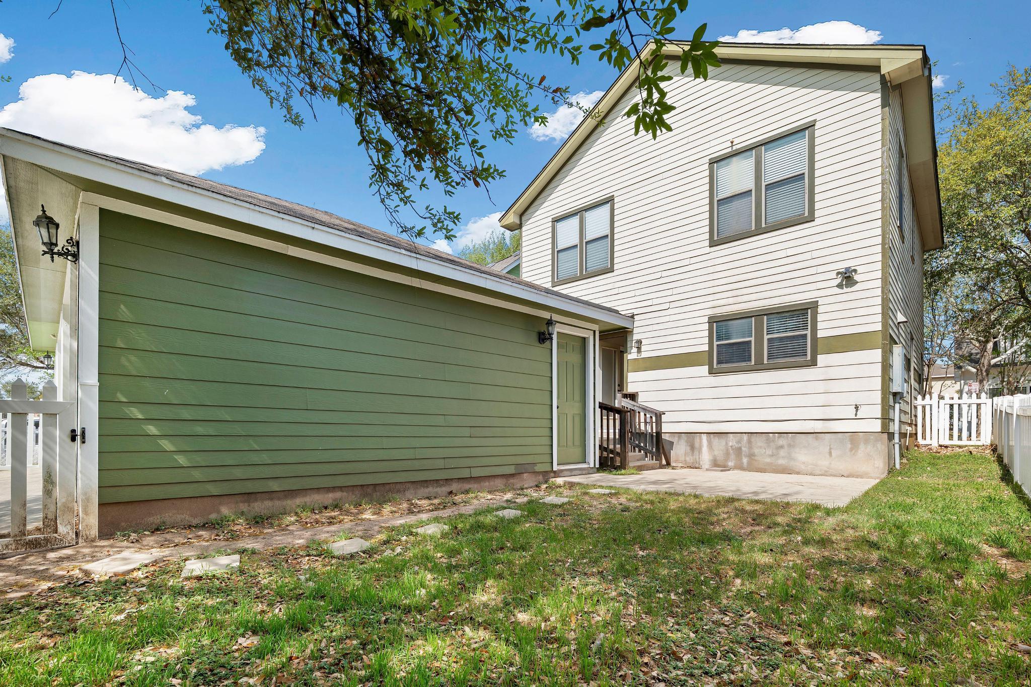 247 Cleveland, Kyle, TX 78640