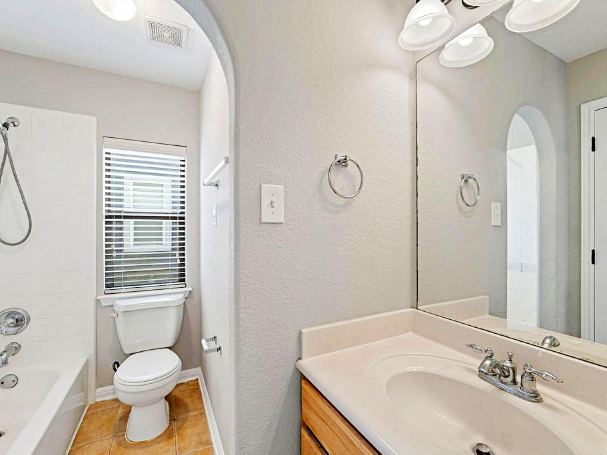 247 Cleveland, Kyle, TX 78640