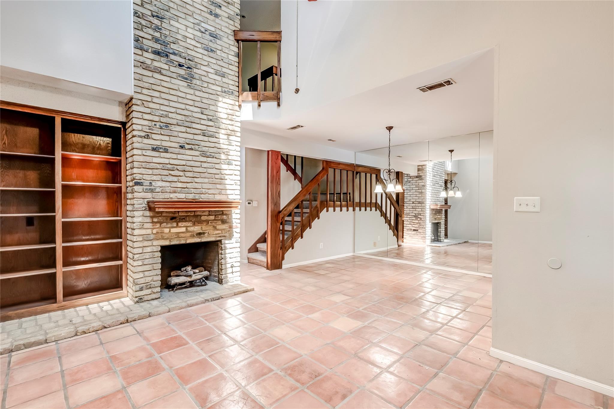 10819 Crown Colony Dr # 19, Austin, TX 78747