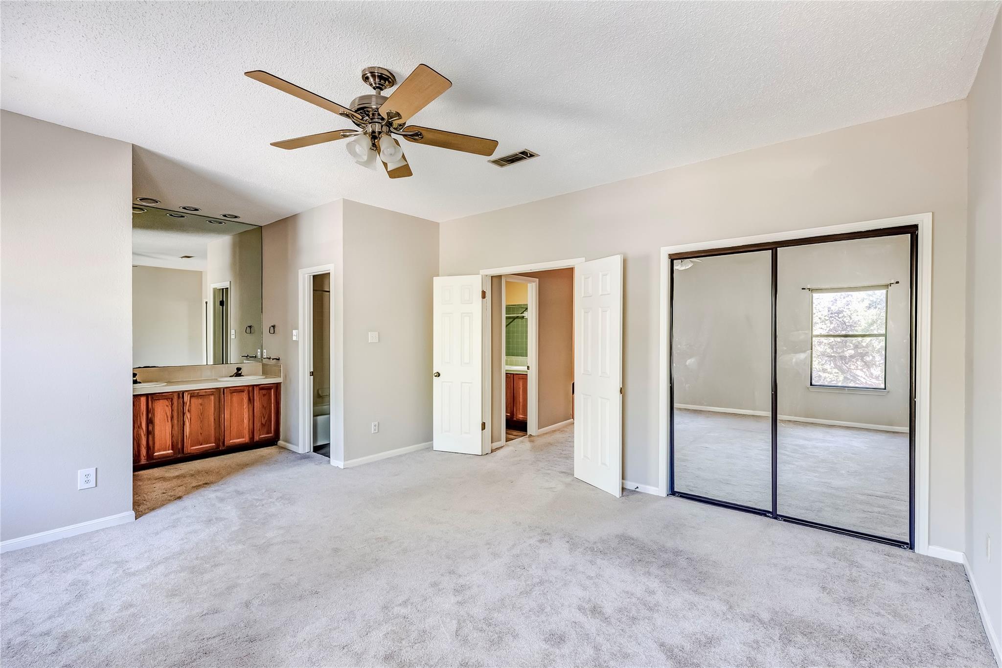 10819 Crown Colony Dr # 19, Austin, TX 78747