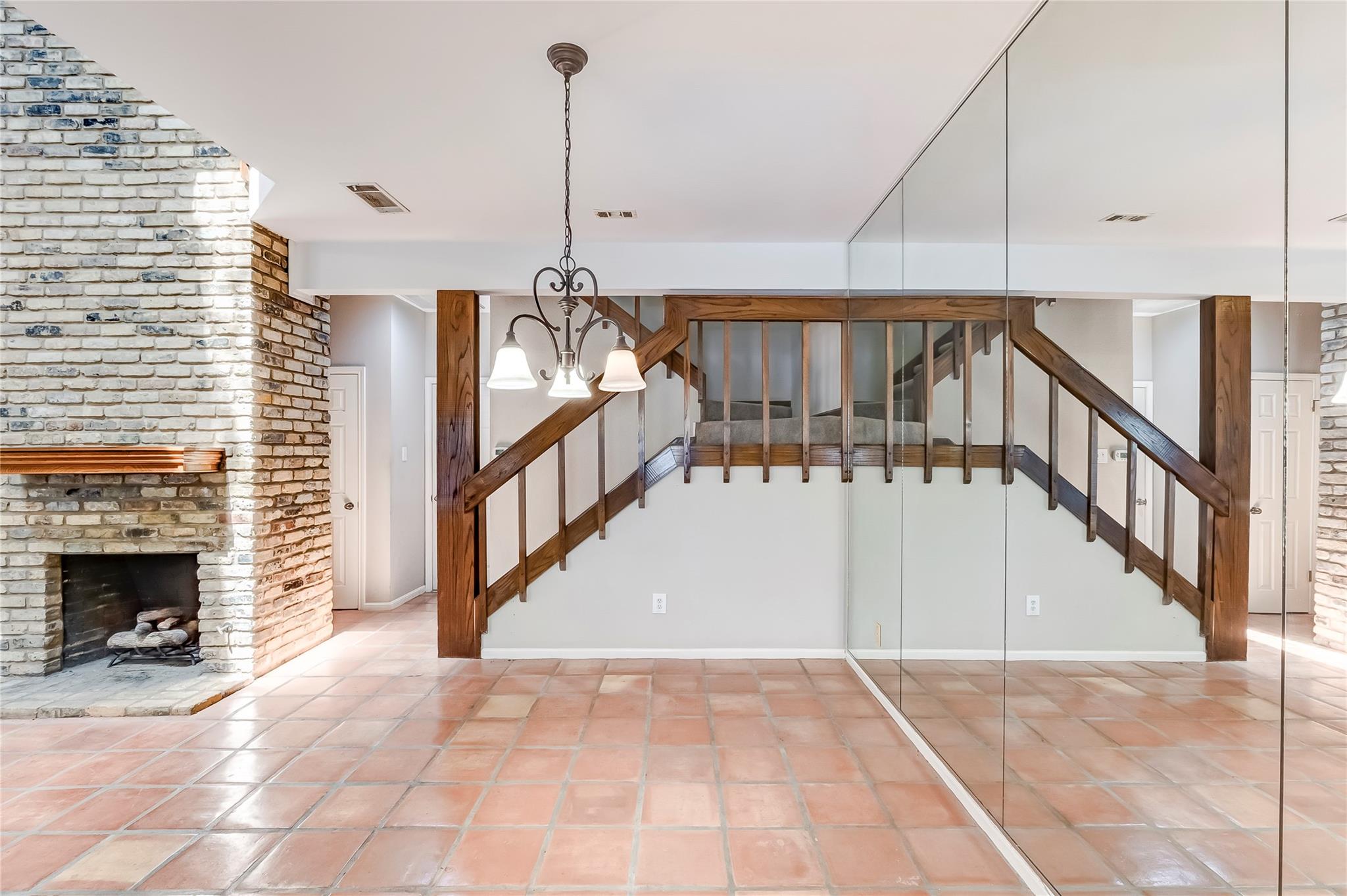 10819 Crown Colony Dr # 19, Austin, TX 78747