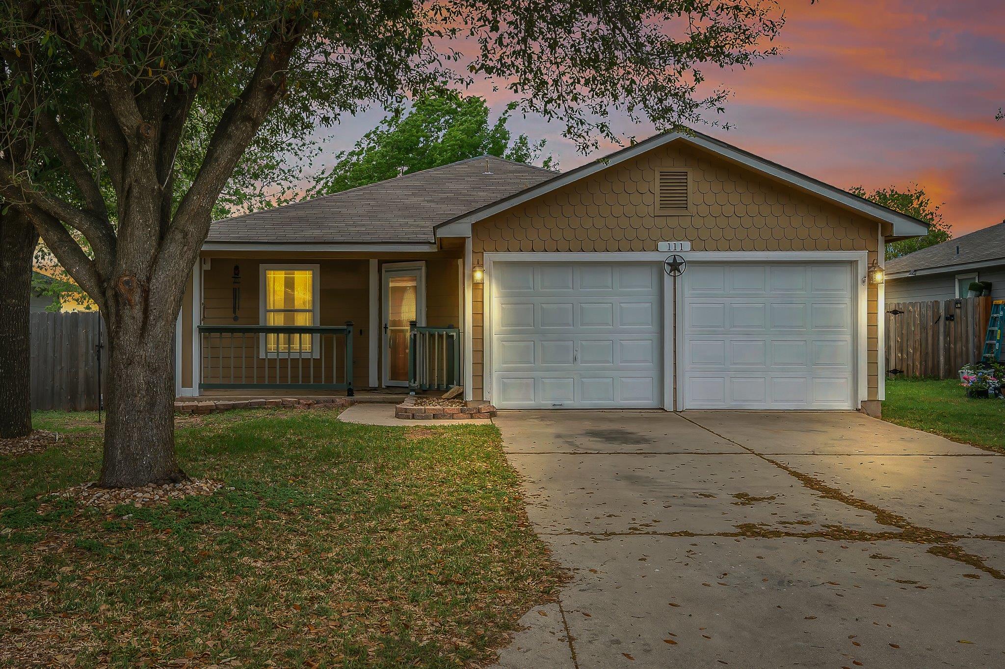 111 Quail Hollow Dr, Hutto, TX 78634
