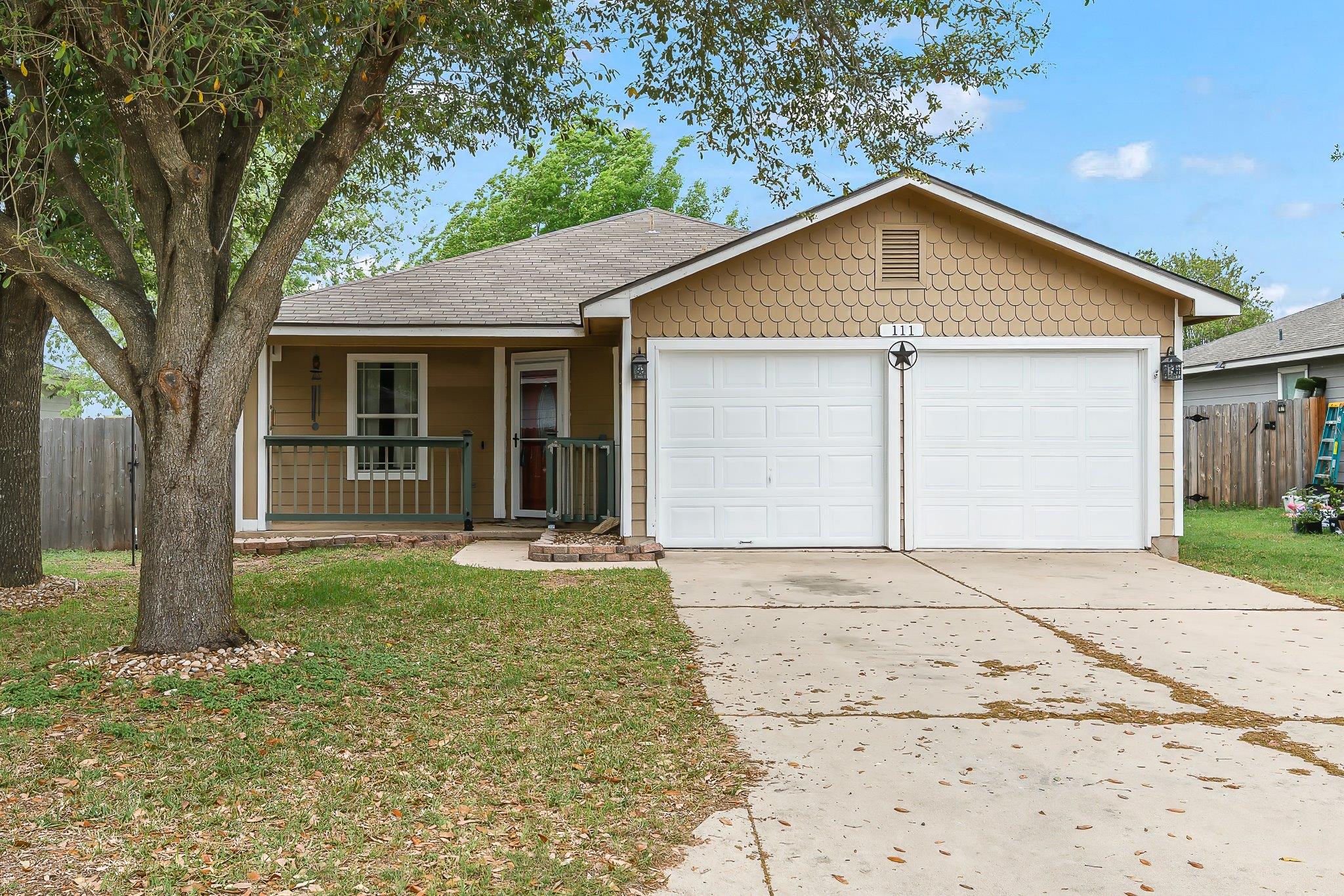 111 Quail Hollow Dr, Hutto, TX 78634