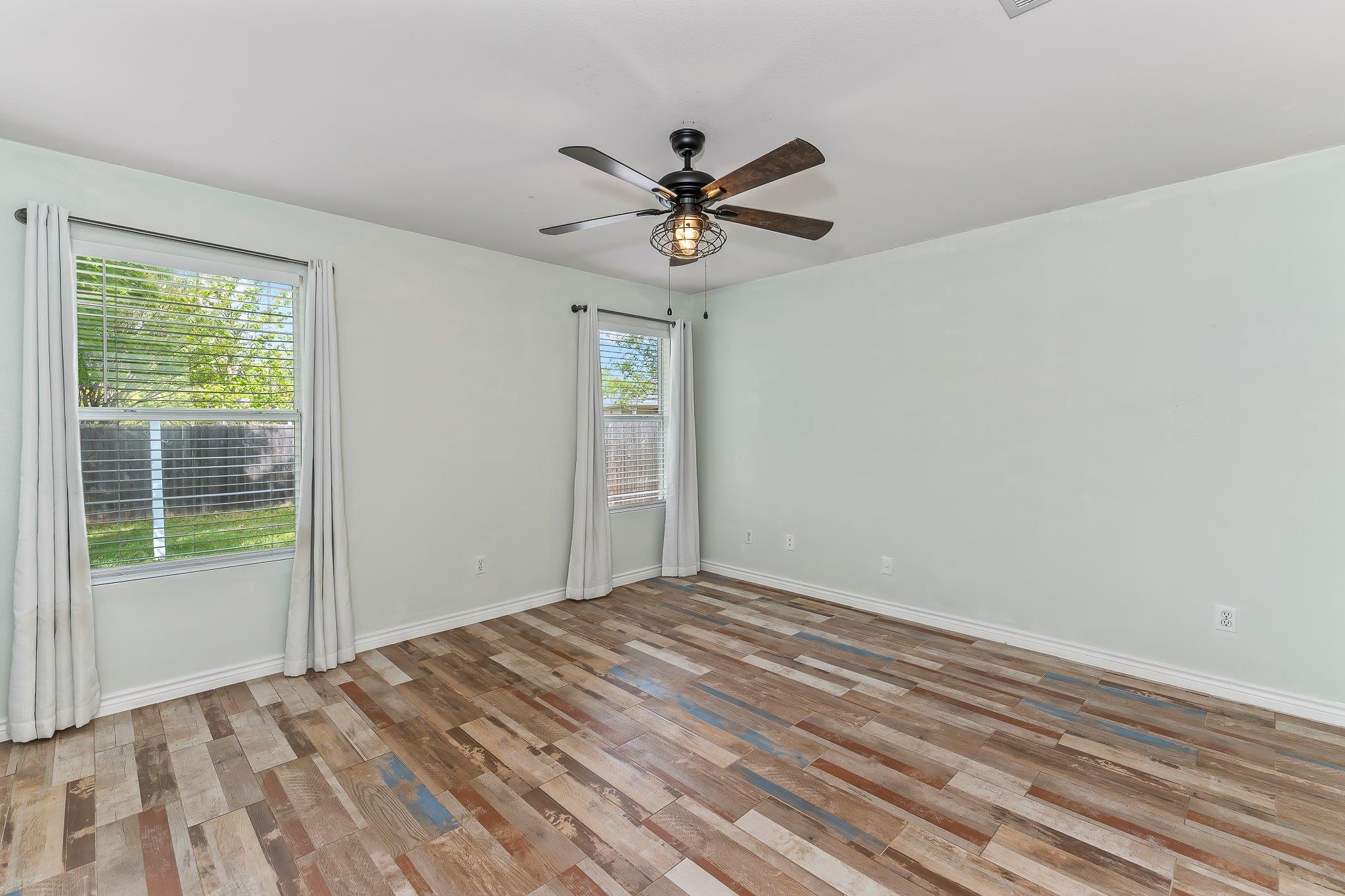 111 Quail Hollow Dr, Hutto, TX 78634