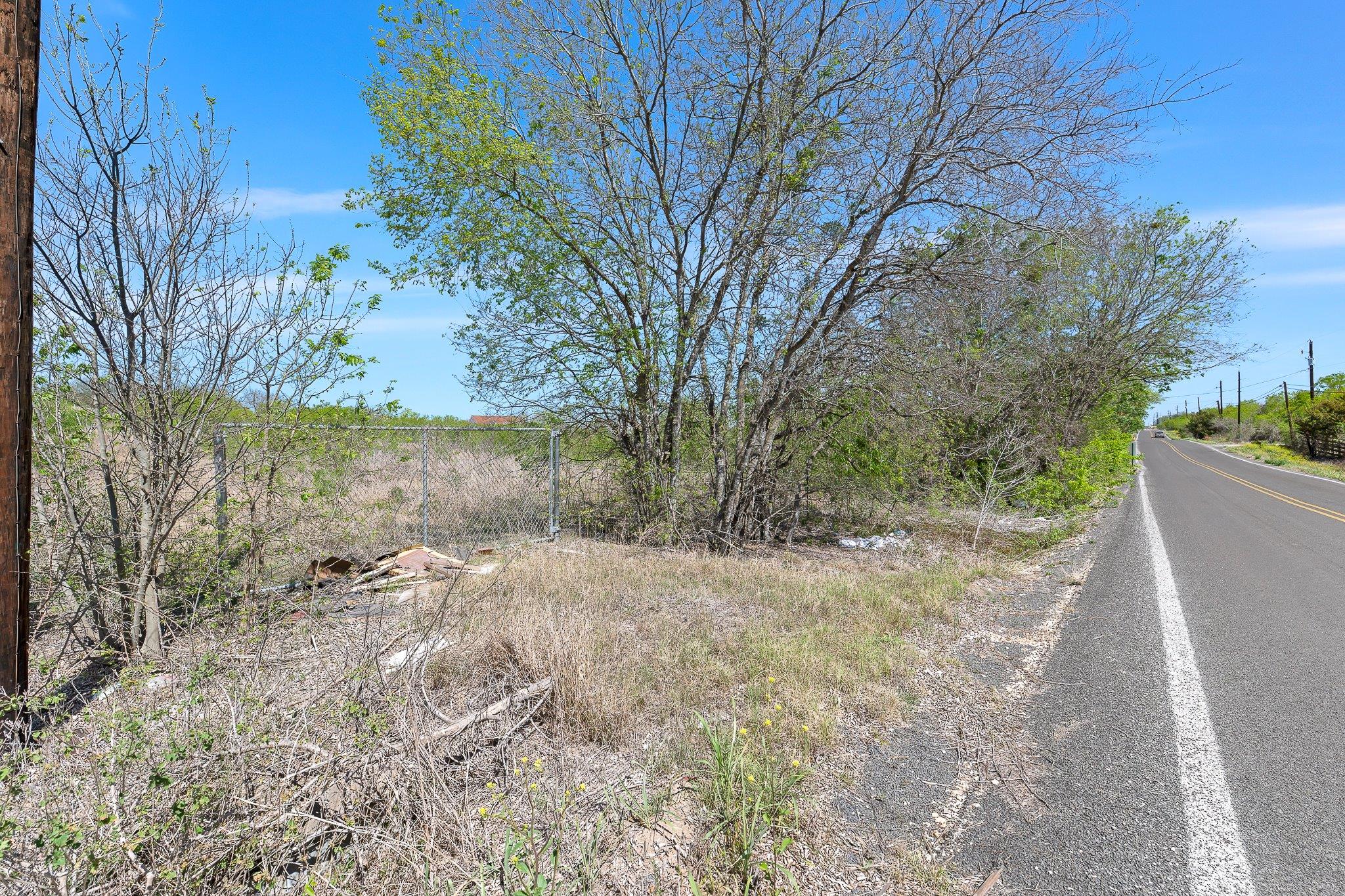 9006 Burklund Farms Rd # B, Del Valle, TX 78617