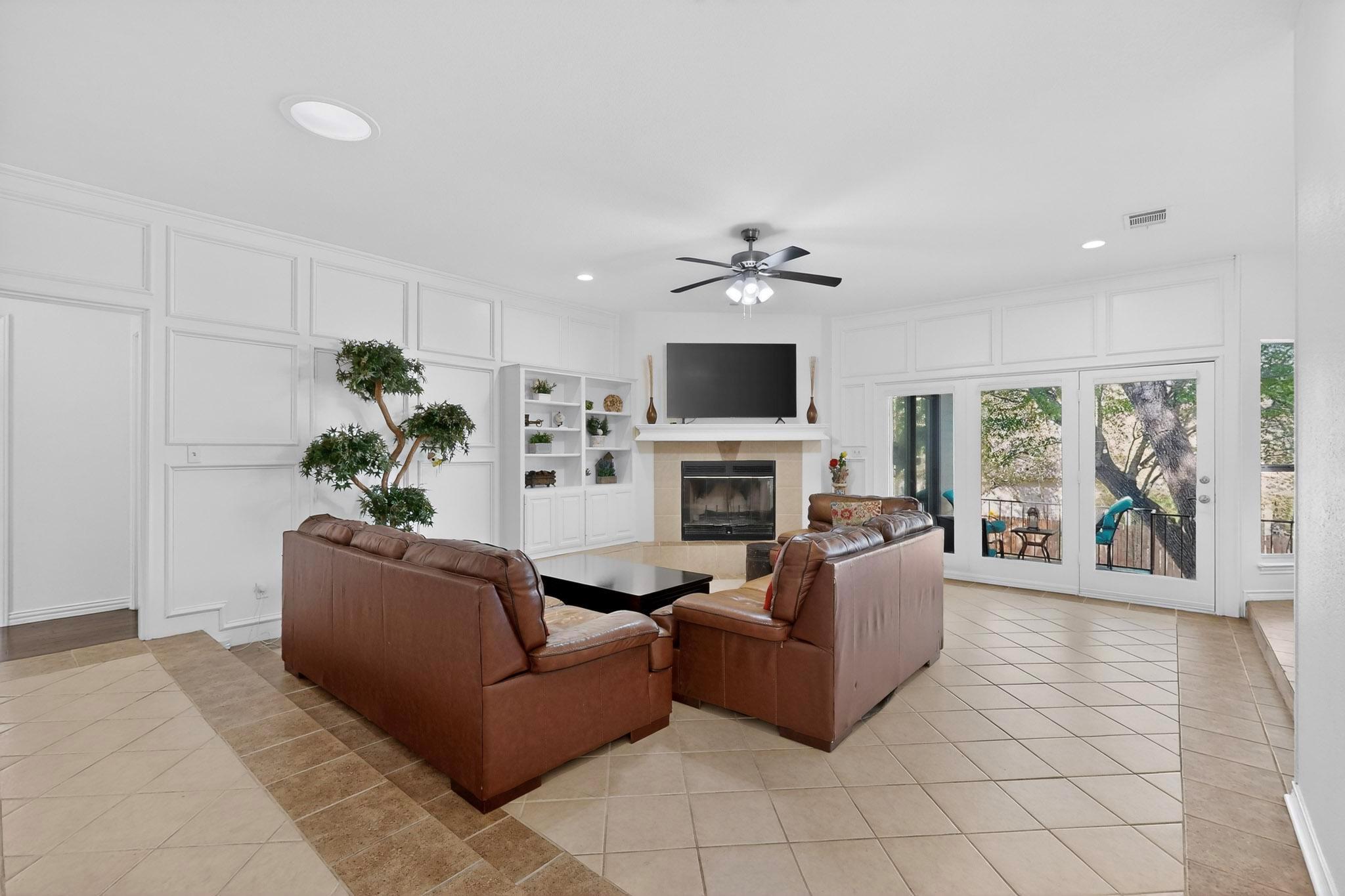 1215 Olympus Dr, Austin, TX 78733