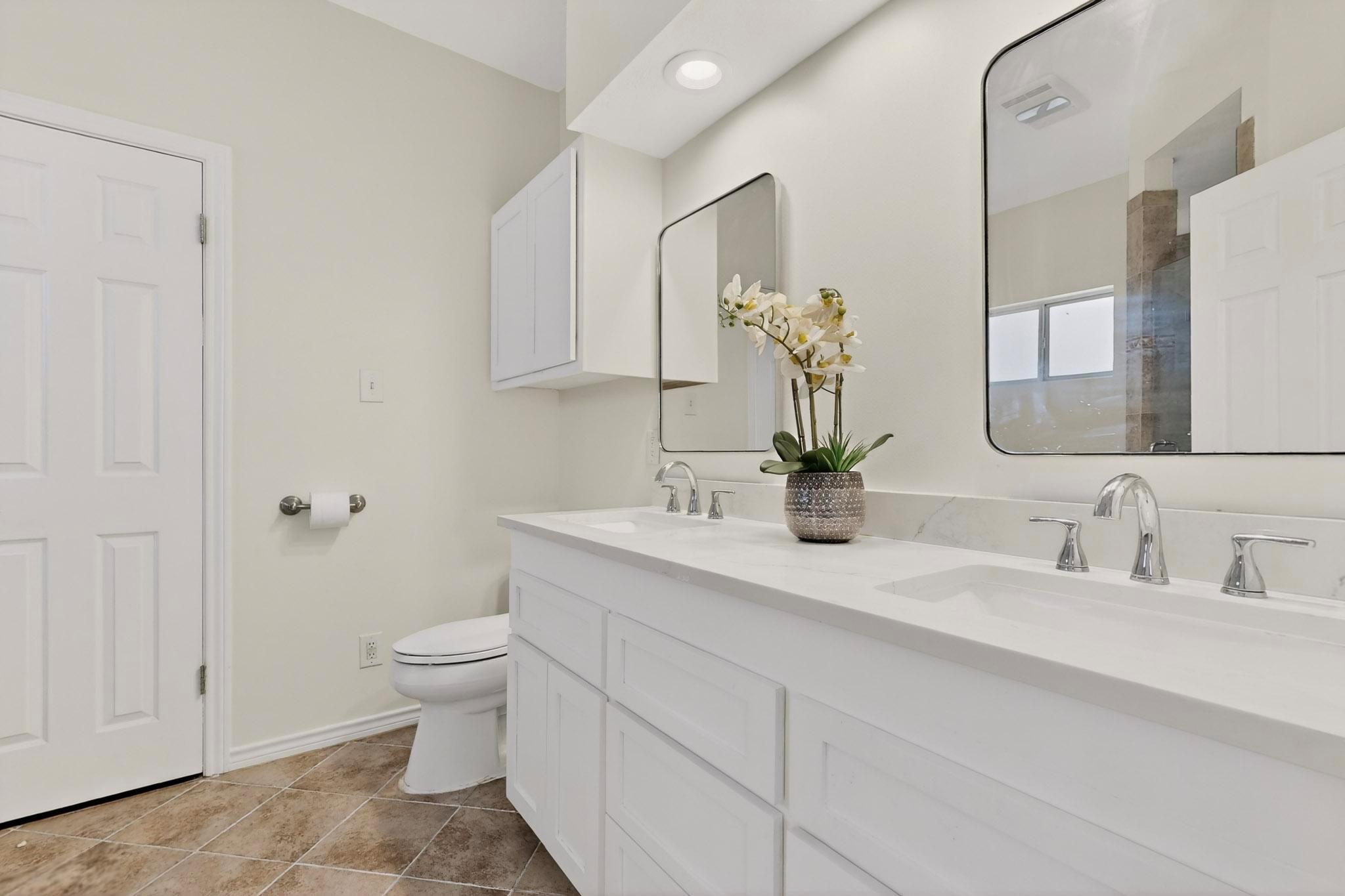 1215 Olympus Dr, Austin, TX 78733