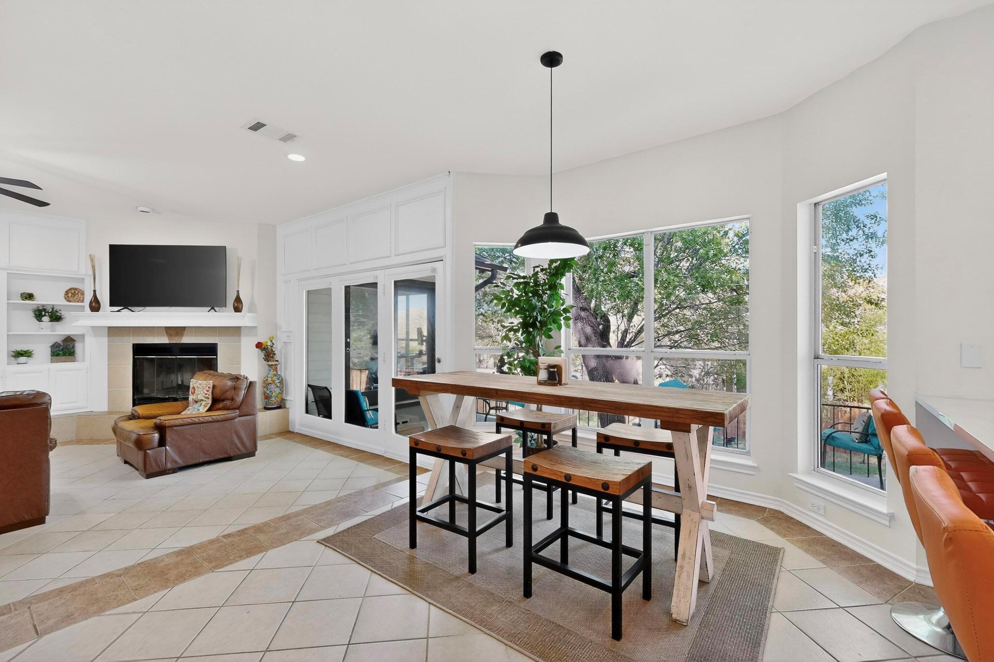 1215 Olympus Dr, Austin, TX 78733