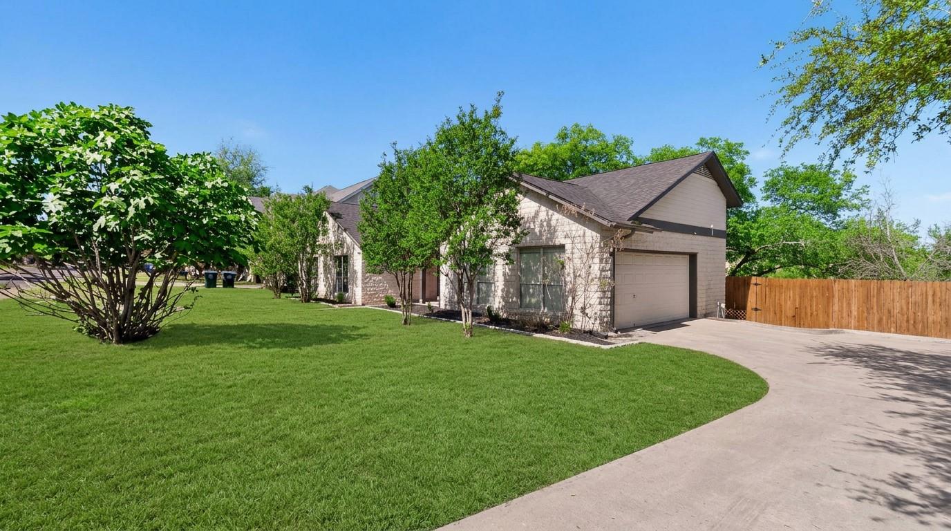 1215 Olympus Dr, Austin, TX 78733
