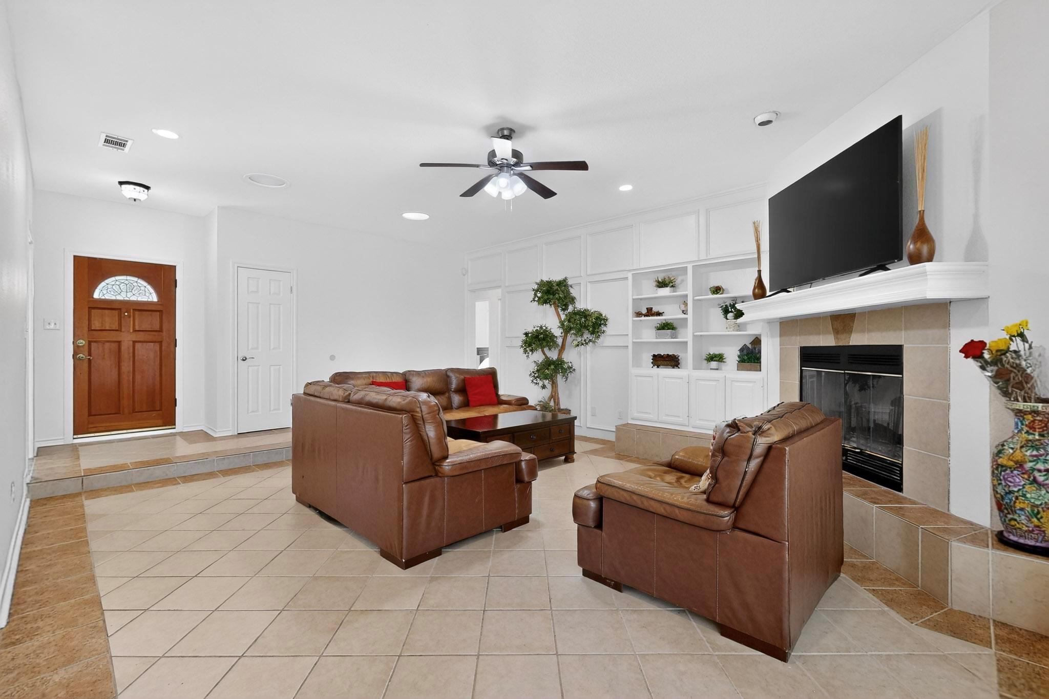 1215 Olympus Dr, Austin, TX 78733