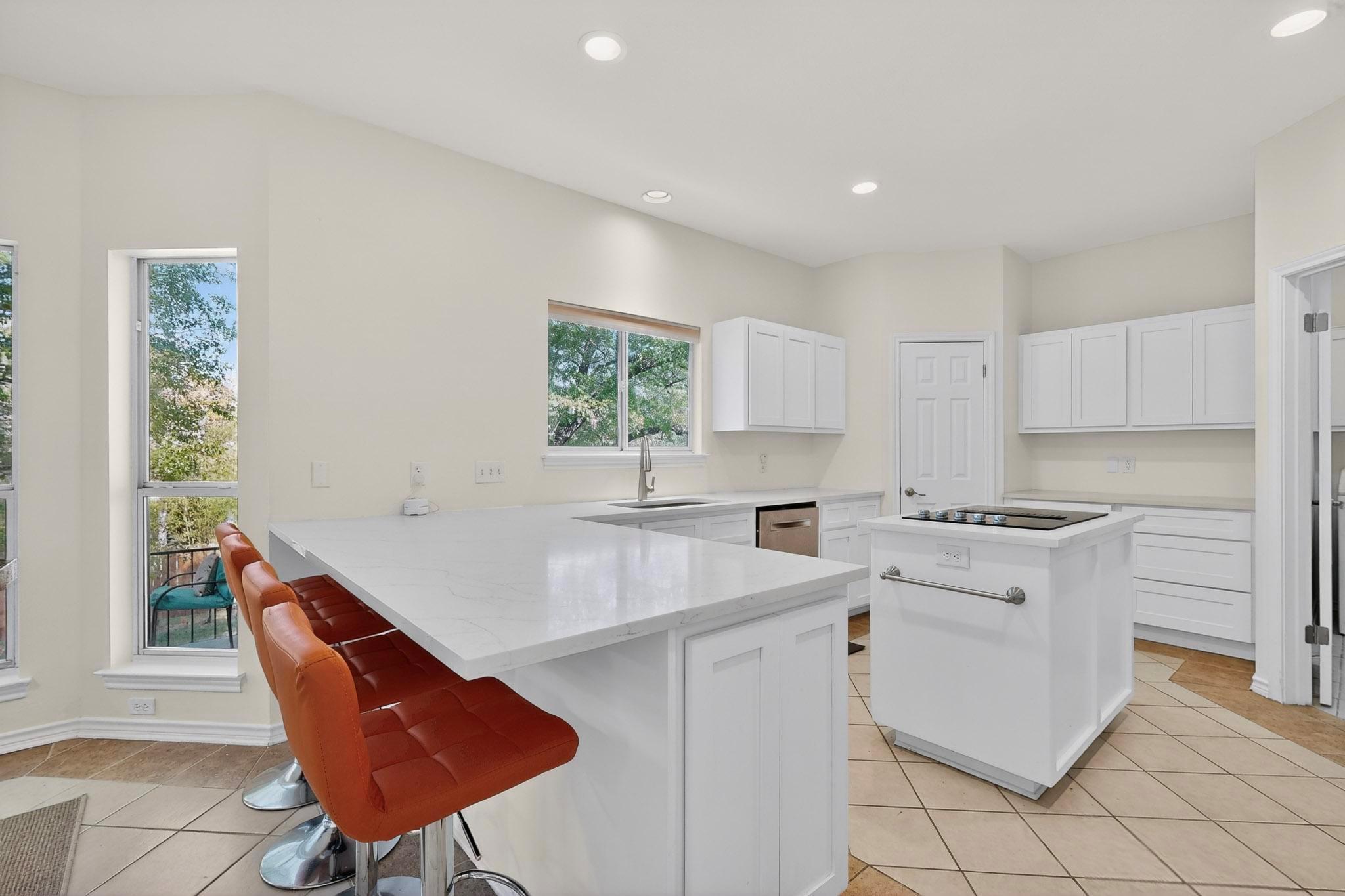 1215 Olympus Dr, Austin, TX 78733