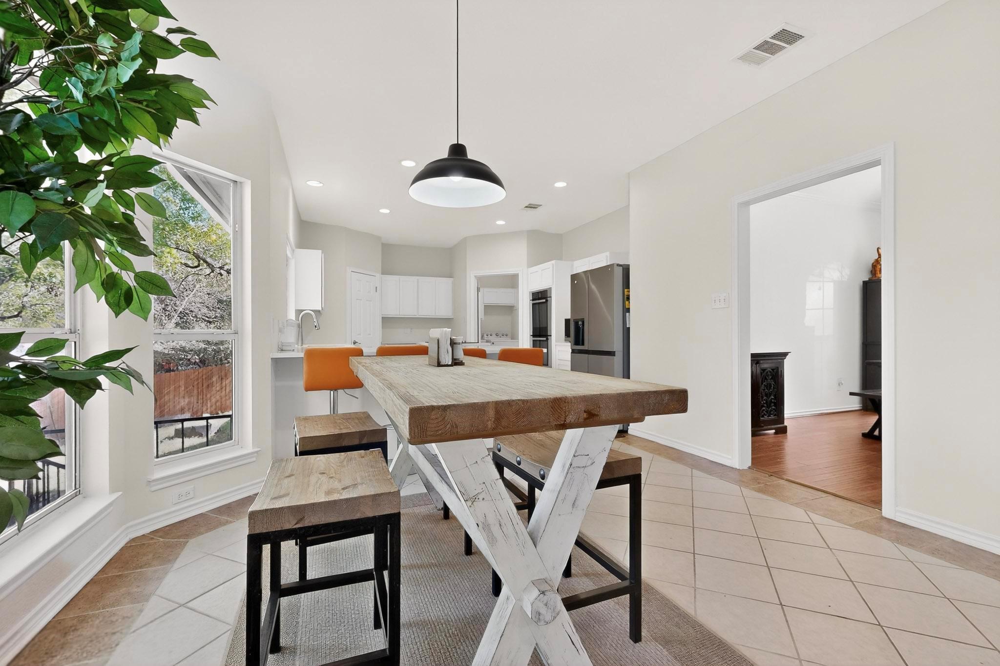 1215 Olympus Dr, Austin, TX 78733