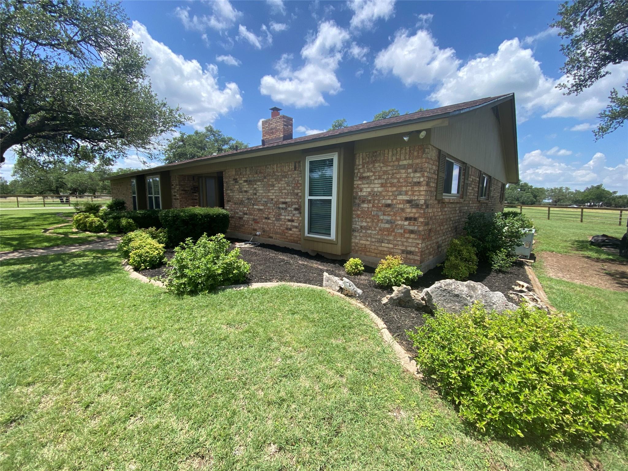 140 Oakridge Rd, Georgetown, TX 78628