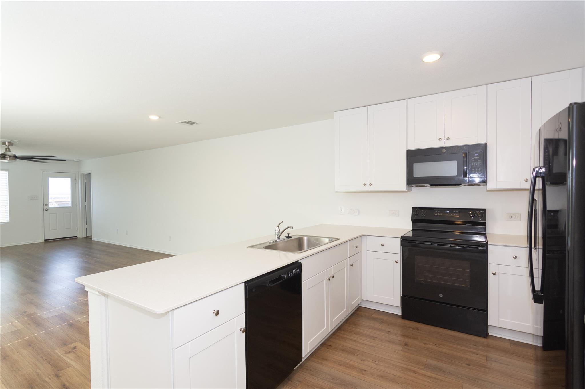 544 Rancho Del Cielo Loop, Jarrell, TX 76537