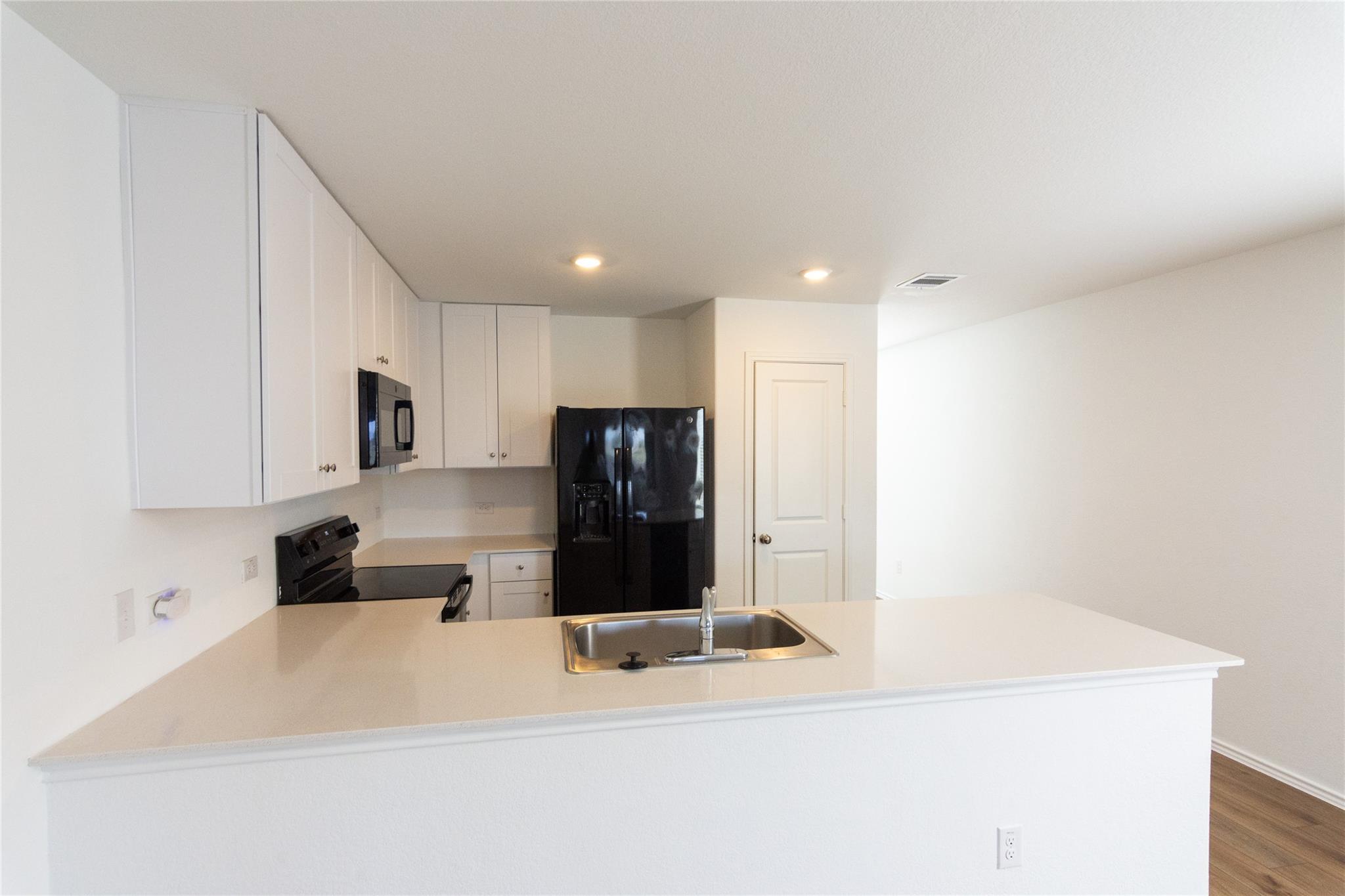 544 Rancho Del Cielo Loop, Jarrell, TX 76537