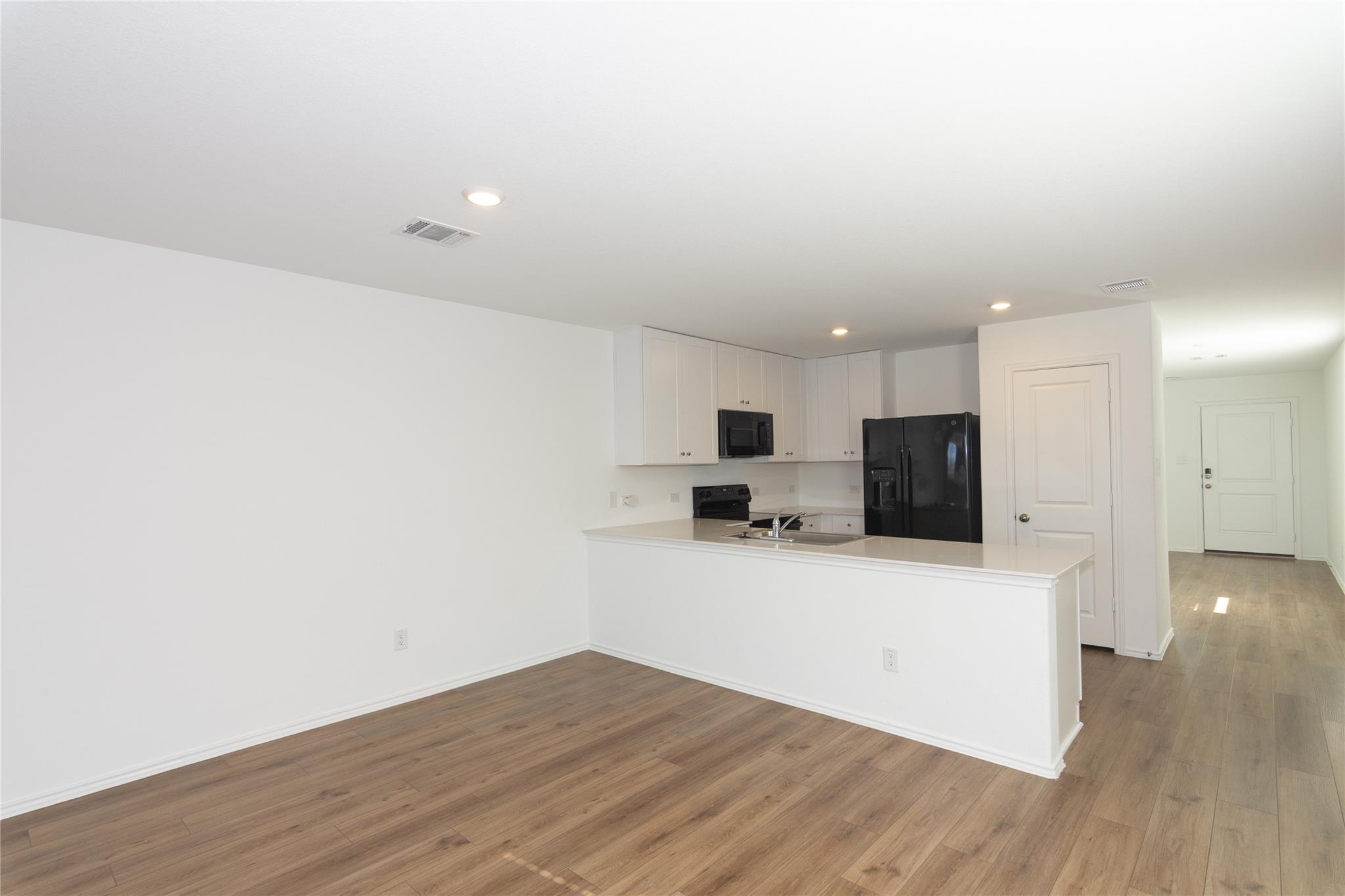 544 Rancho Del Cielo Loop, Jarrell, TX 76537