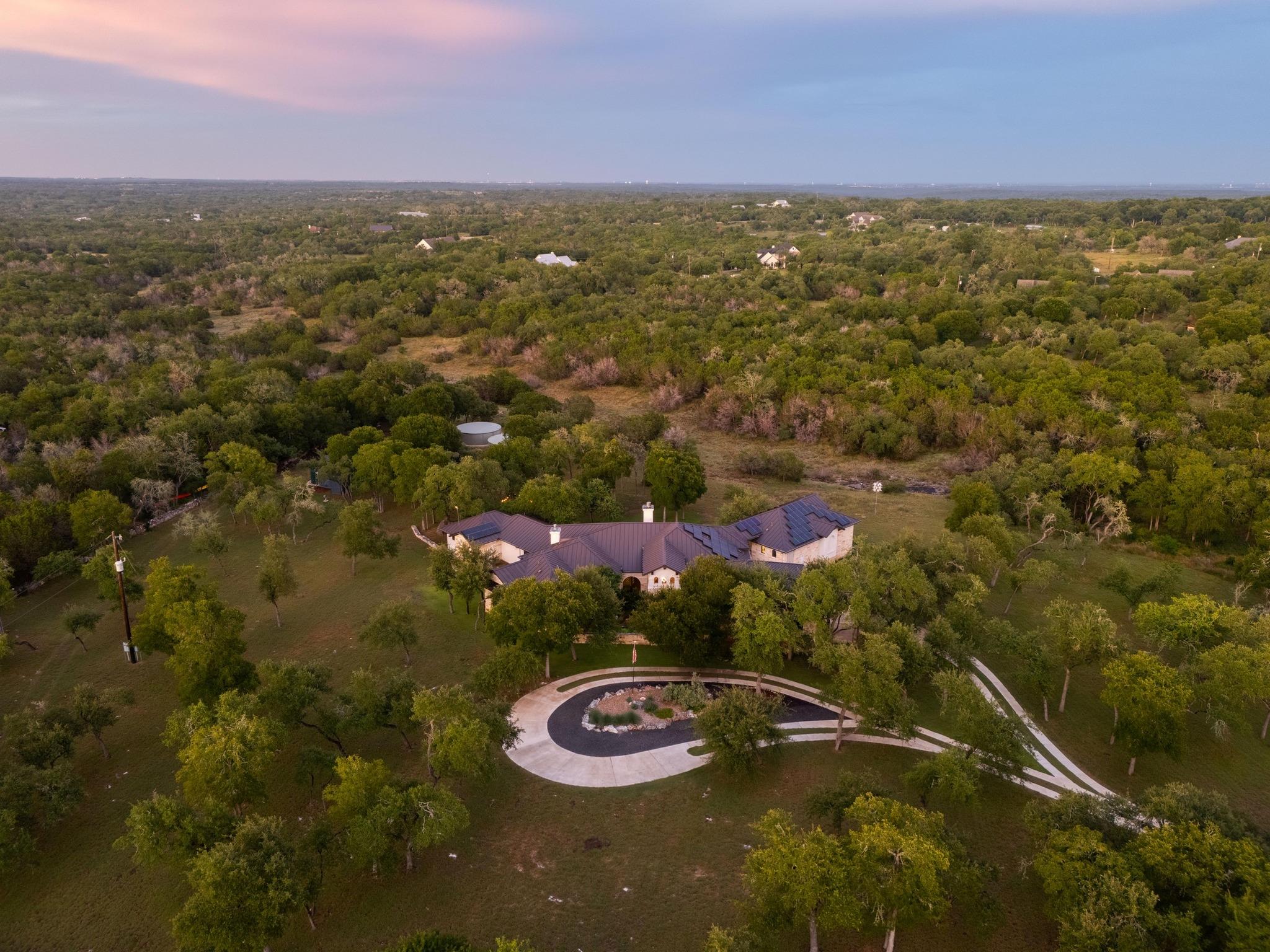 401 TRAIL RIDGE Rd, Wimberley, TX 78676
