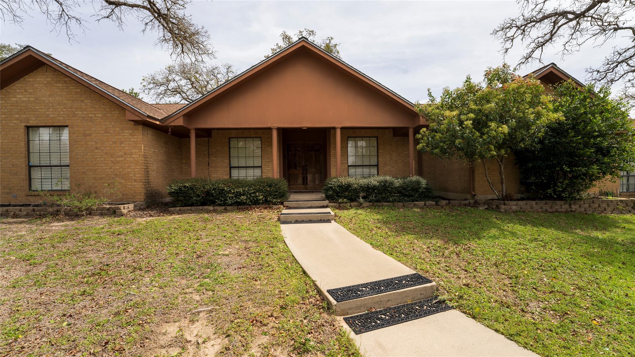 2105 Yokley Rd, Rockdale, TX 76567