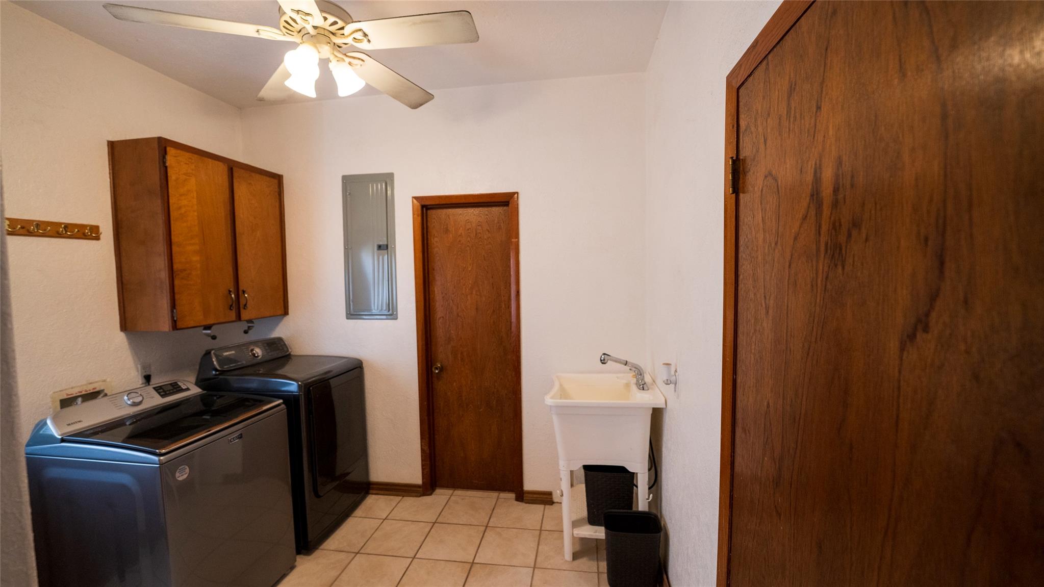 2105 Yokley Rd, Rockdale, TX 76567