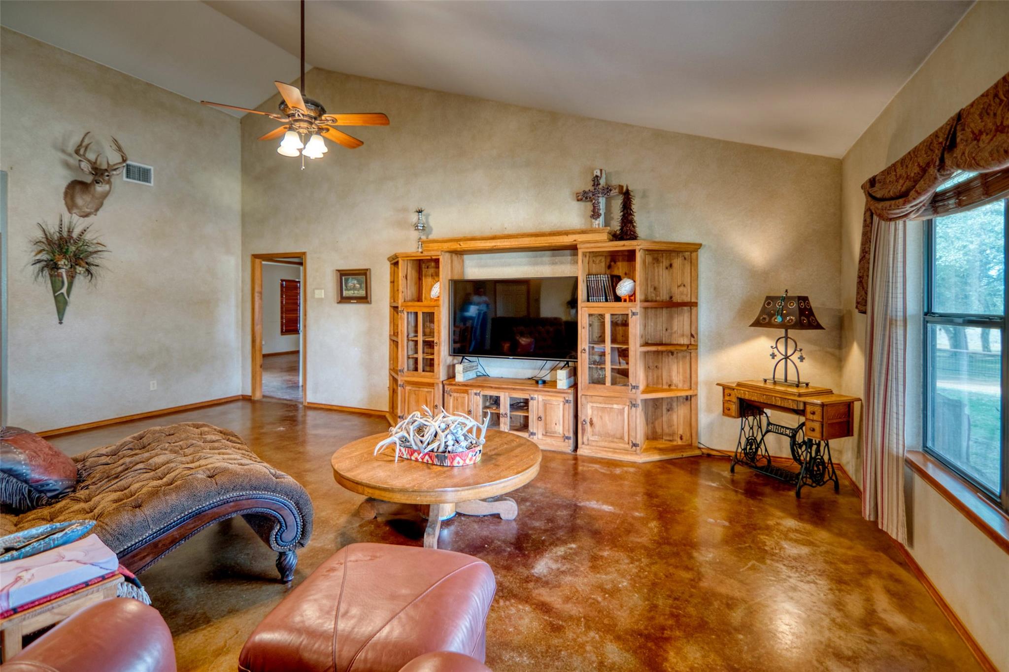5801 Smith Rd, Mason, TX 76856
