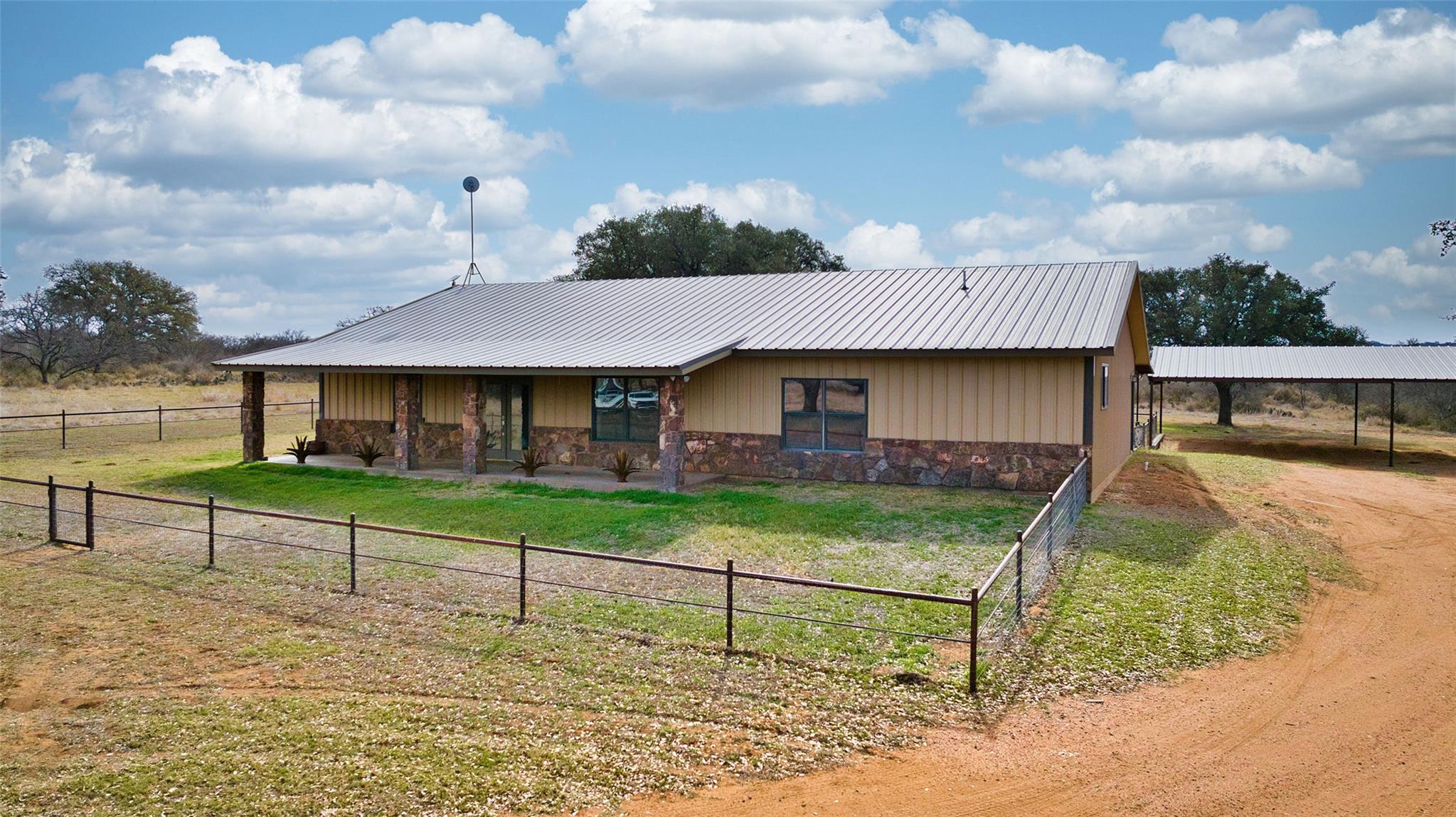 5801 Smith Rd, Mason, TX 76856
