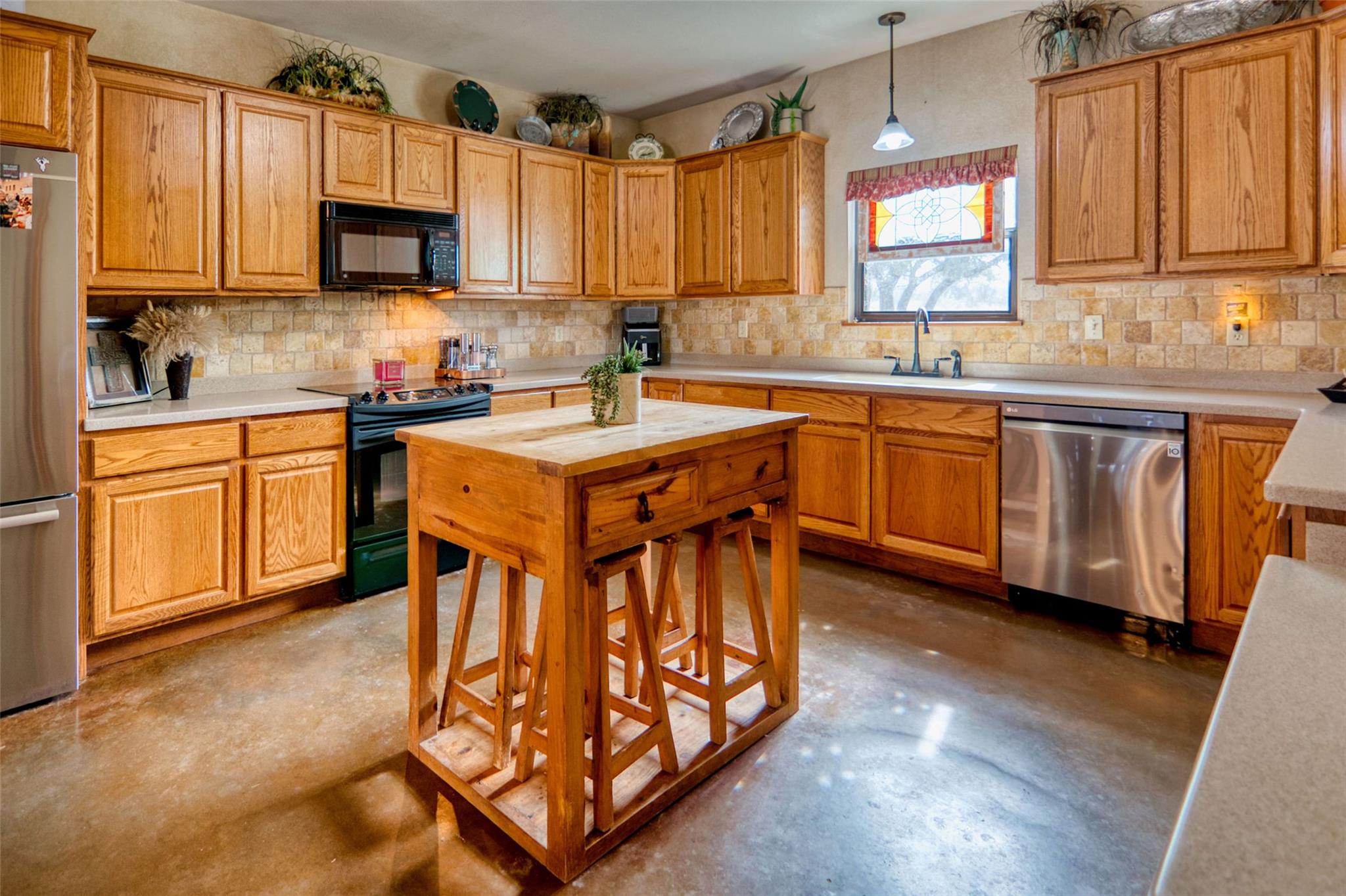 5801 Smith Rd, Mason, TX 76856