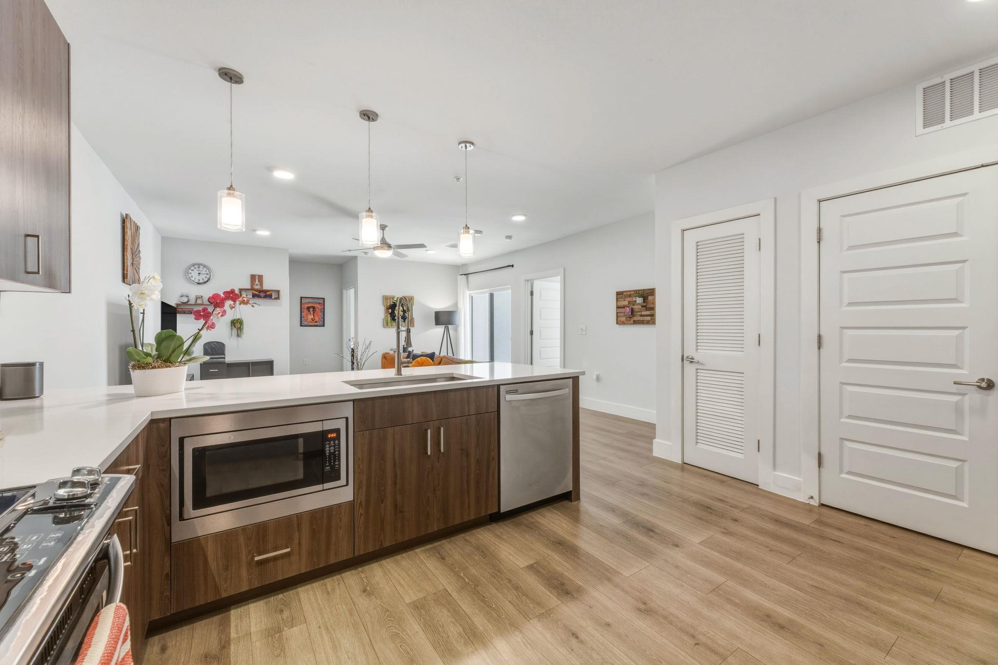 2213 Poquito St # 317, Austin, TX 78722