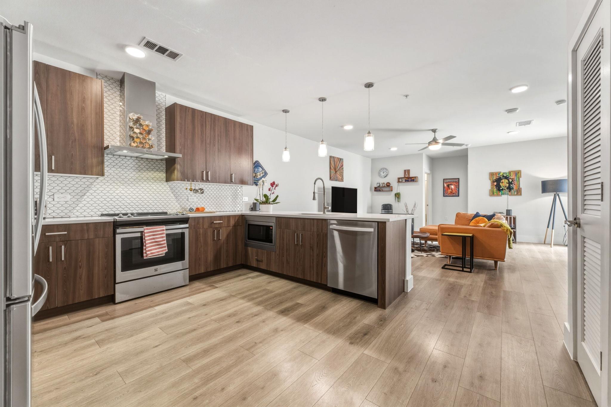 2213 Poquito St # 317, Austin, TX 78722