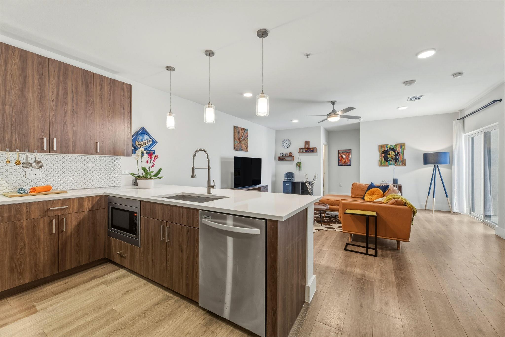 2213 Poquito St # 317, Austin, TX 78722