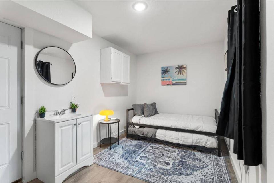 1100 Neans Dr, Austin, TX 78758