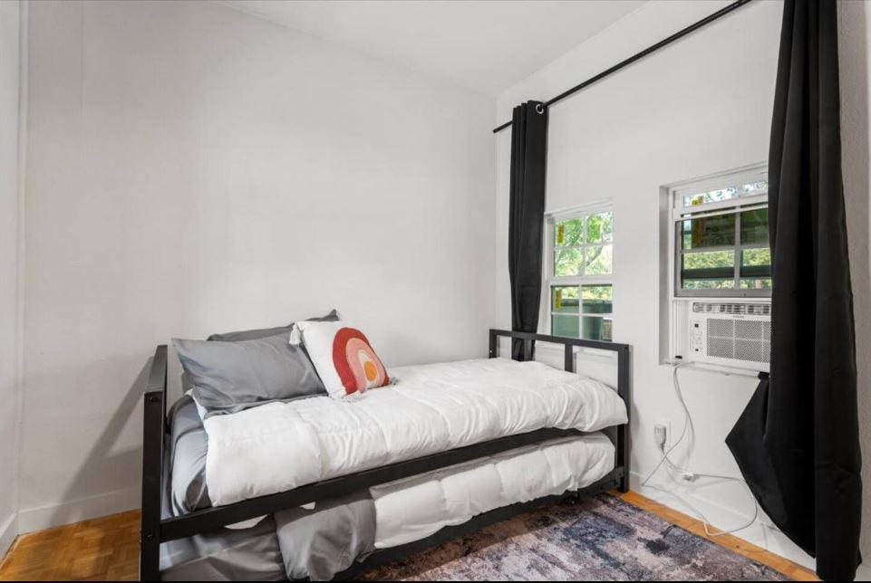 1100 Neans Dr, Austin, TX 78758