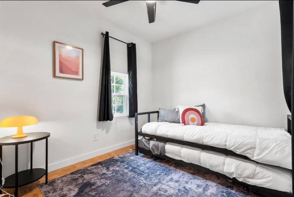 1100 Neans Dr, Austin, TX 78758