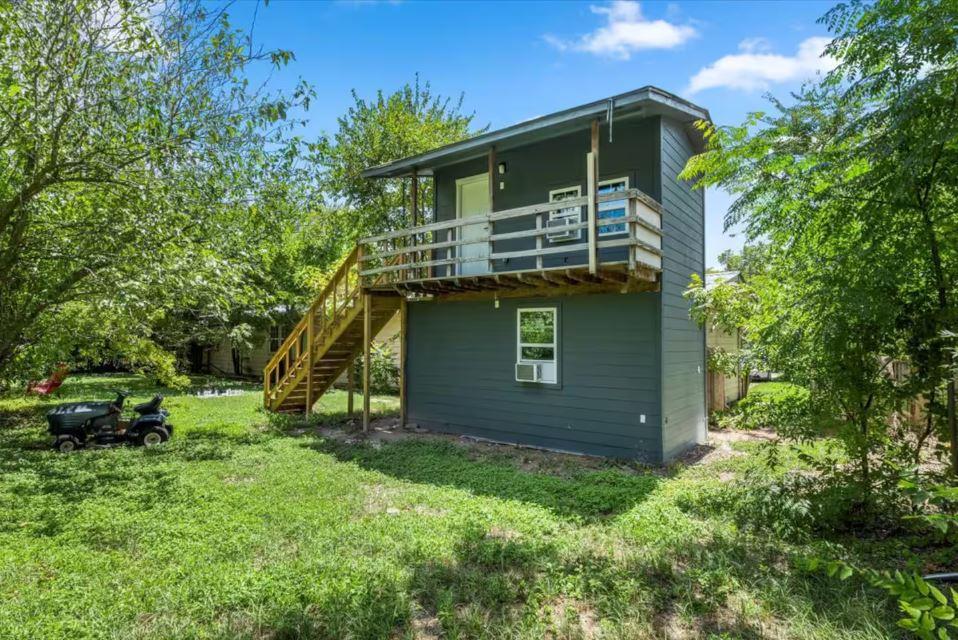 1100 Neans Dr, Austin, TX 78758