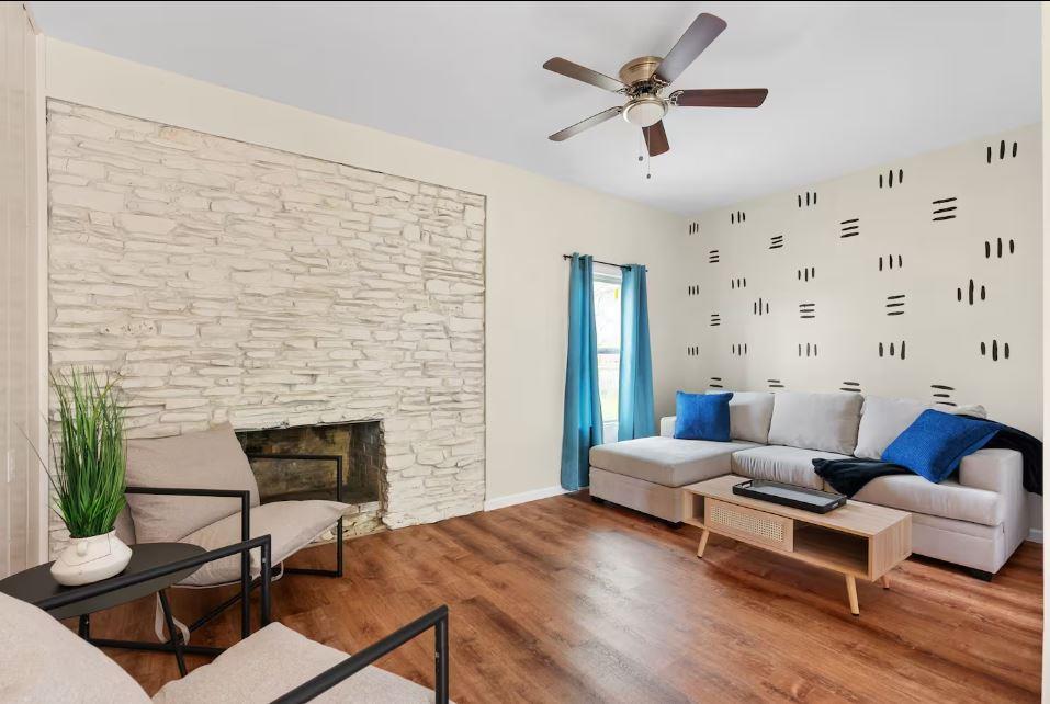 1100 Neans Dr, Austin, TX 78758