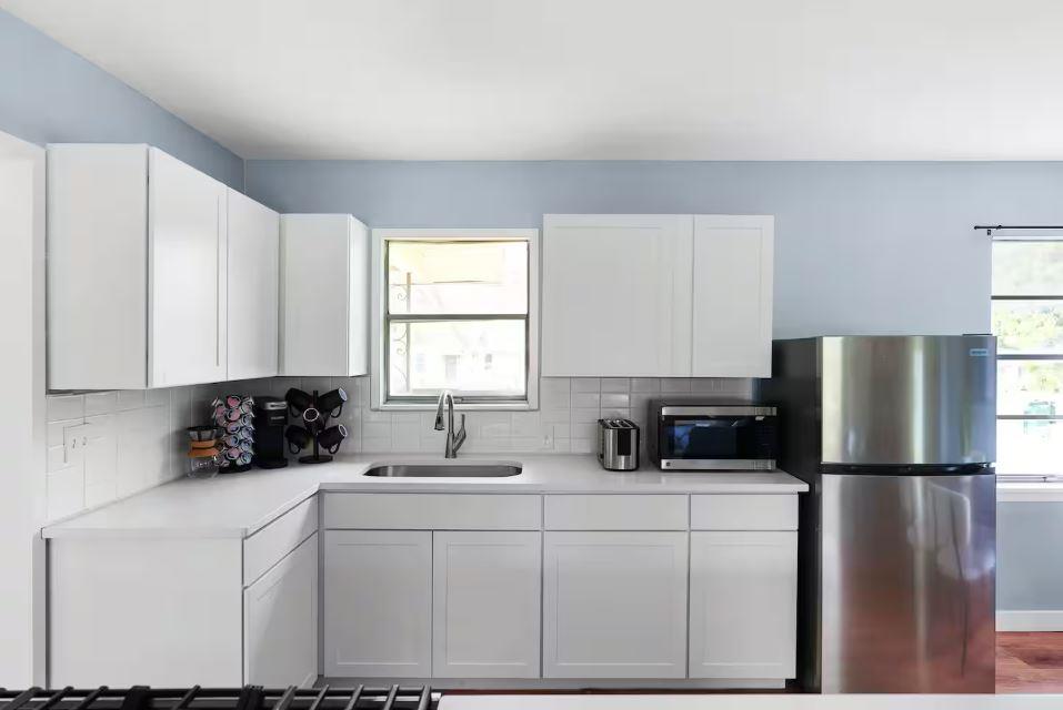 1100 Neans Dr, Austin, TX 78758