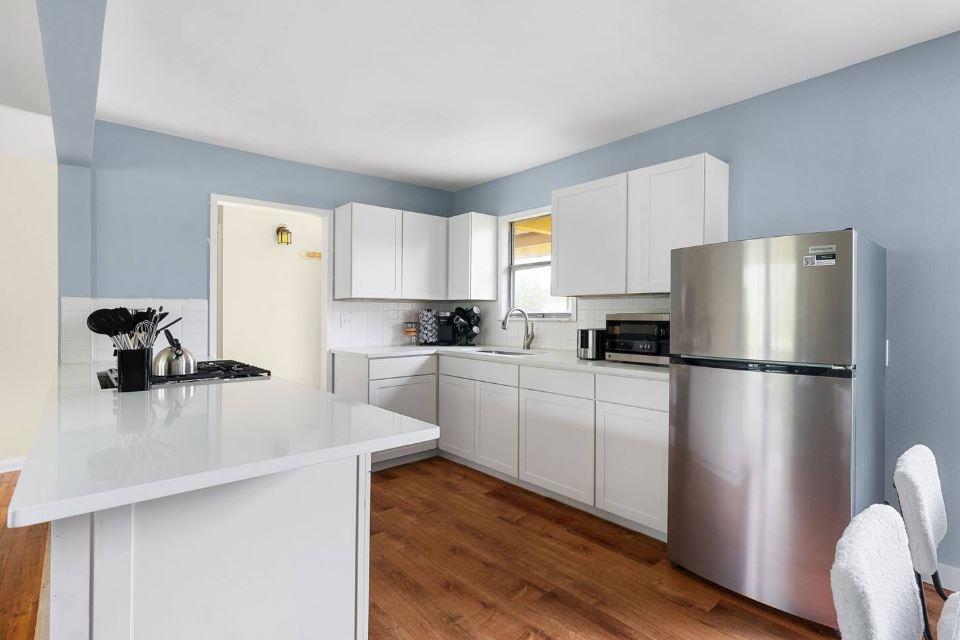 1100 Neans Dr, Austin, TX 78758