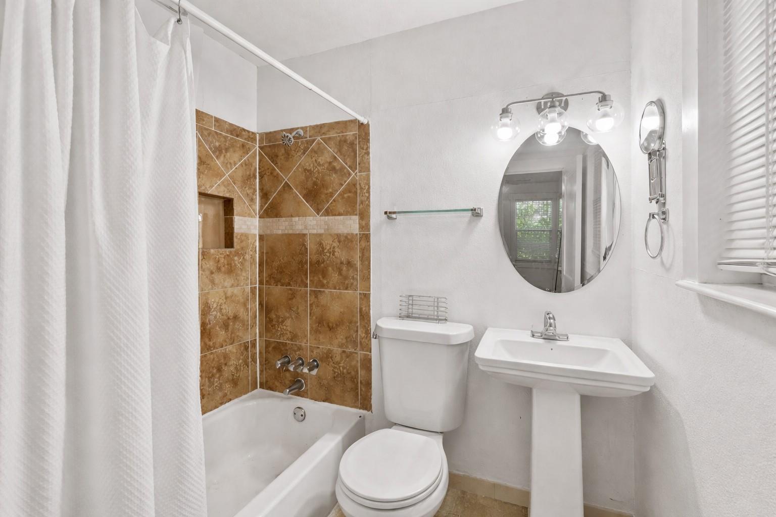 1202 E 29th St # B, Austin, TX 78722