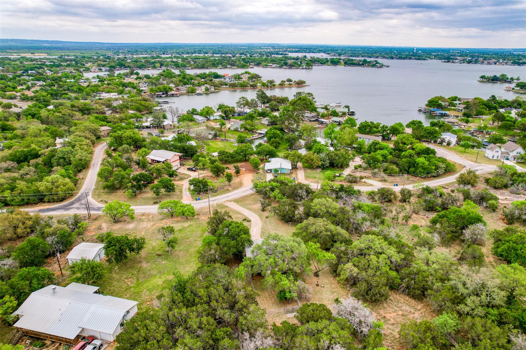 204 W Lakeshore Dr, Llano, TX 78643